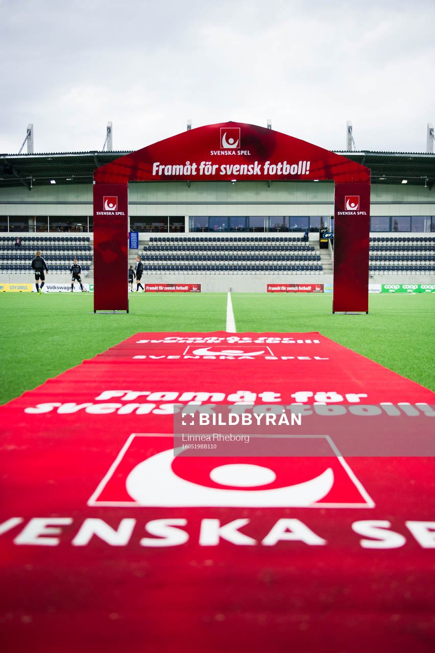 Spelargången med utsikt mot spelplanen