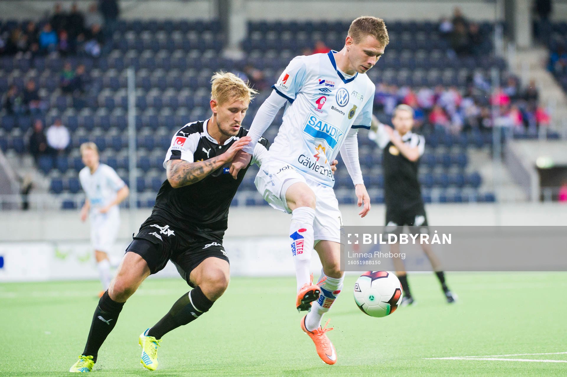 Gefles Johan Bertilsson och Örebros Daniel Björnqvist i