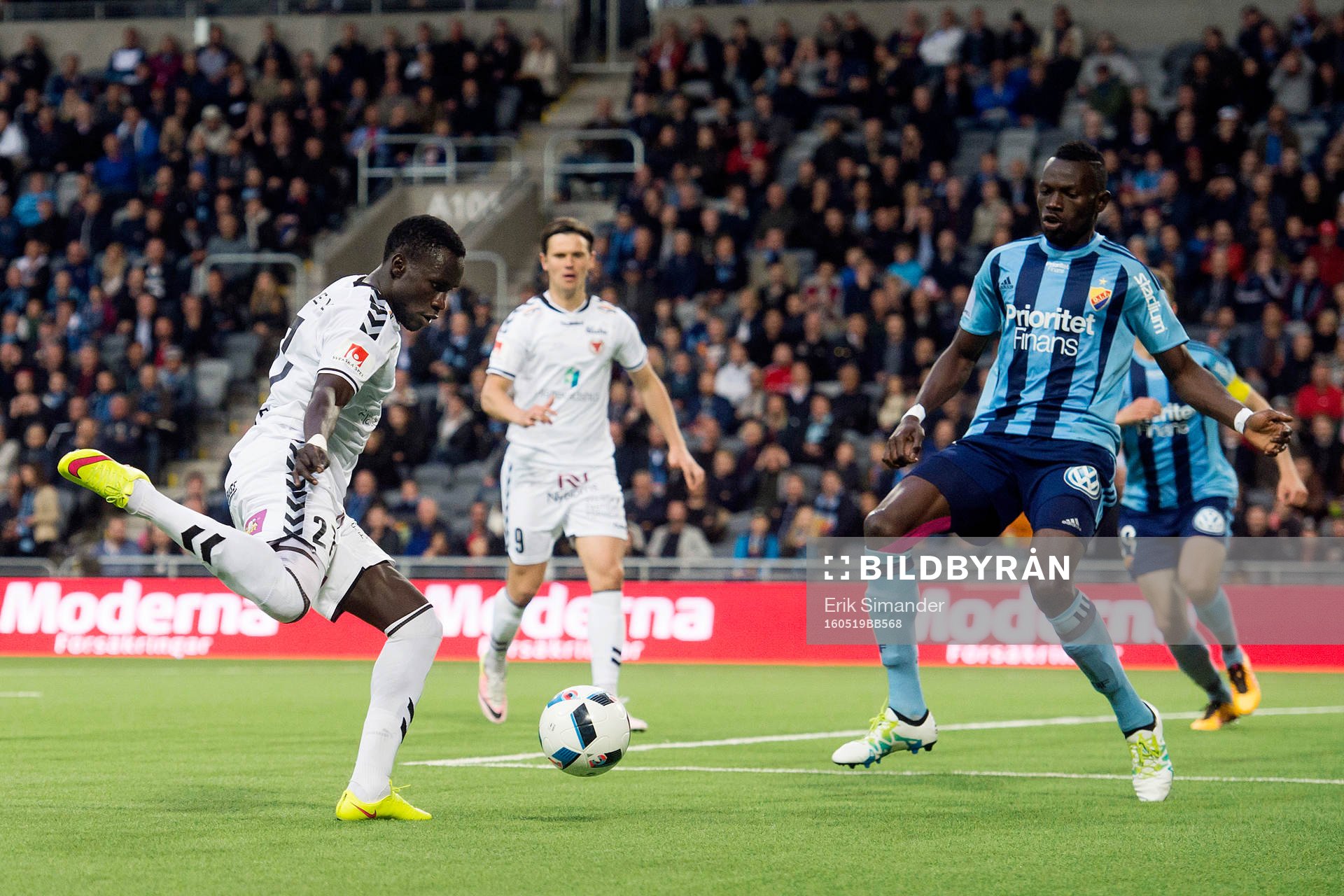 Kalmars Papa Alioune Diouf med ett inlägg