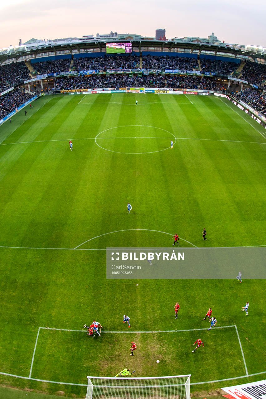 IFK Göteborgs Emil Salomonsson nickar bollen till 1-1