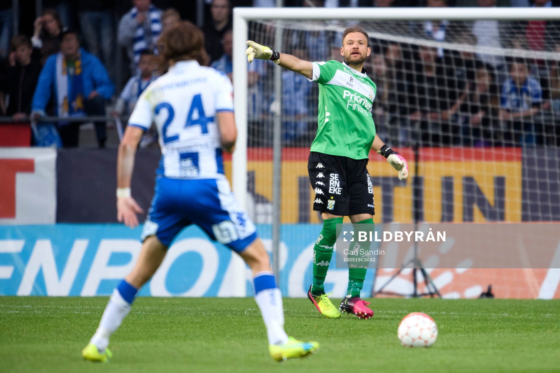 IFK Göteborgs målvakt John Alvbåge gestikulerar