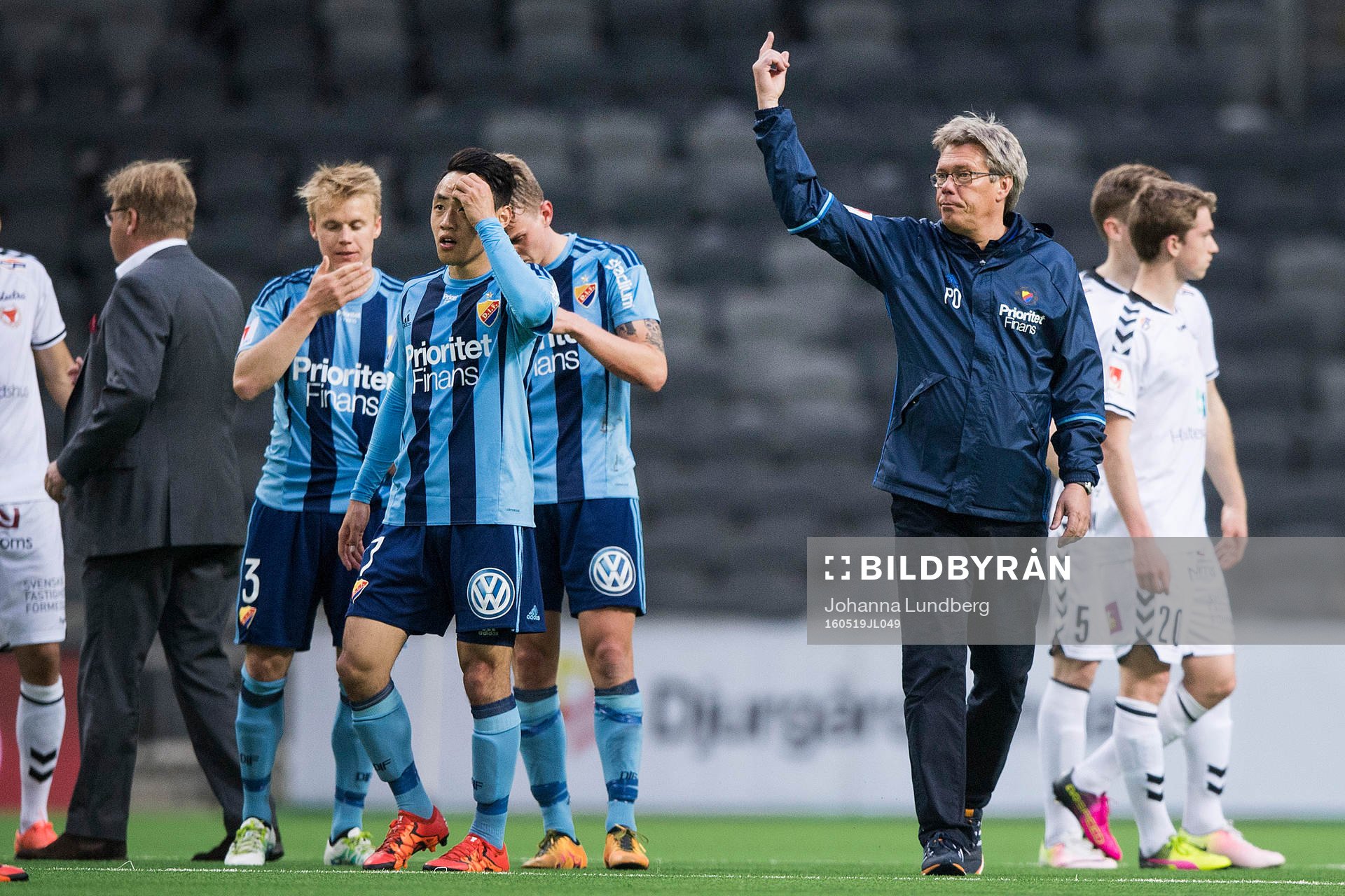 Djurgårdens tränare Per Olsson uppmanar sina spelare att