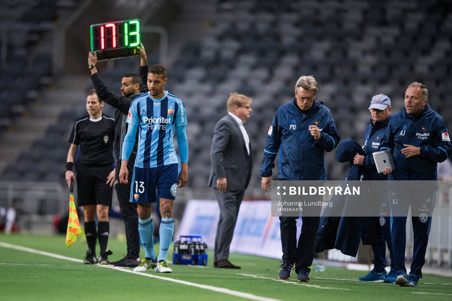 Djurgårdens tränare Per Olsson (th) byter in Mathias