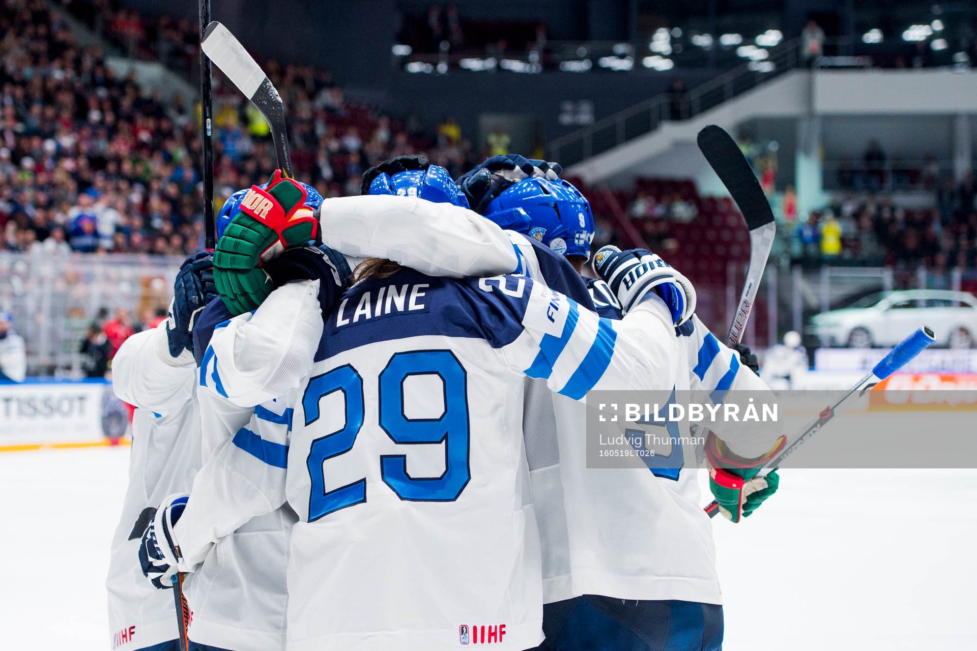 Finlands spelare jublar
