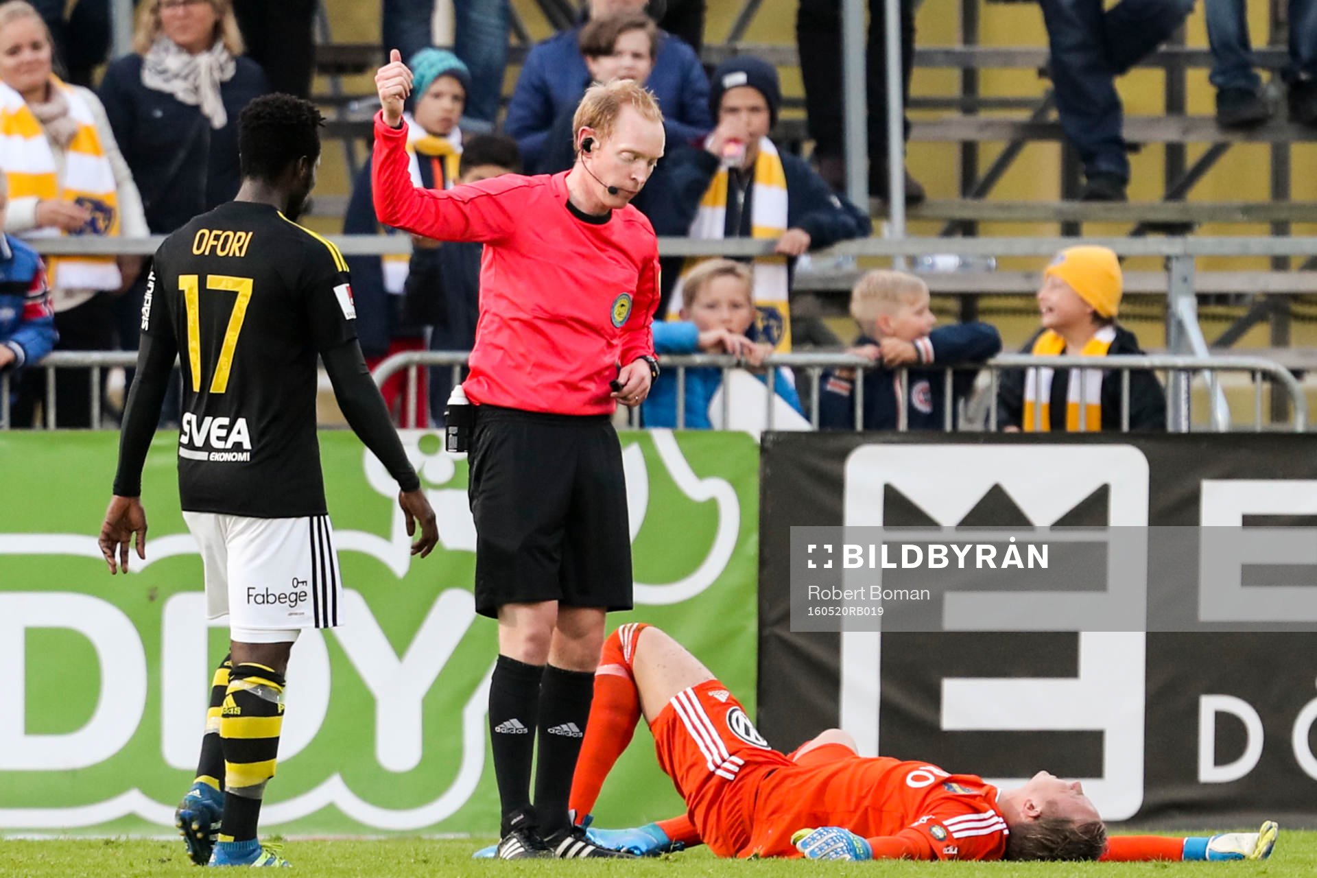 s målvakt Patrik Carlgren skadad