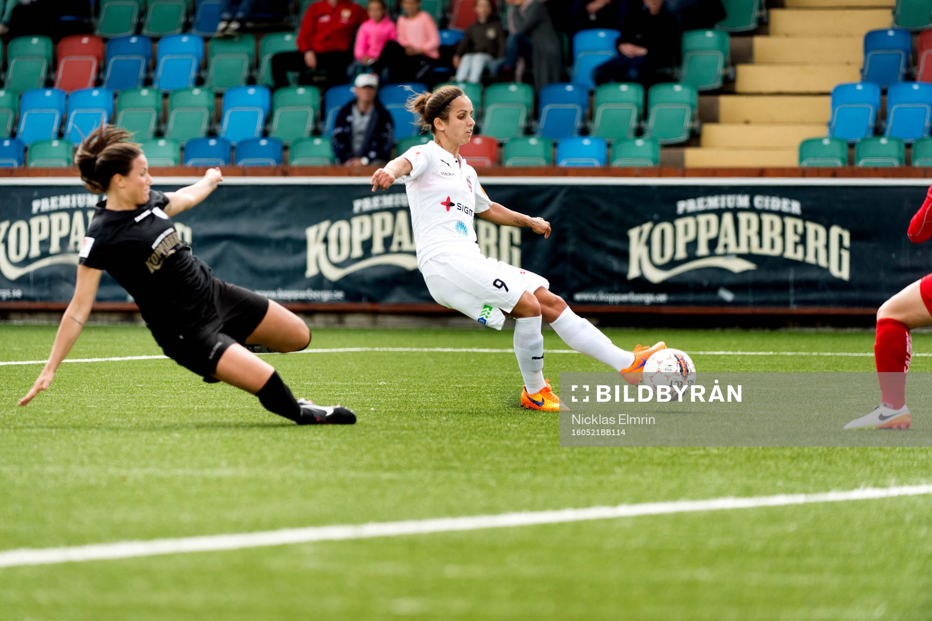 Rosengårds Nataša Andonova nära att göra mål,