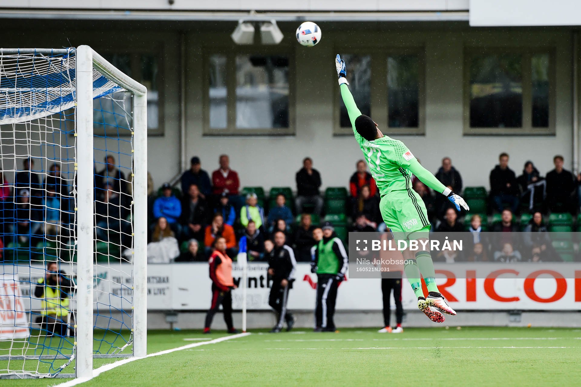 Östersunds målvakt Jamal Blackman under fotbollsmatchen i Allsvenskan mellan GIF Sundsvall och Östersund den 21 maj 2016 i Sundsvall.