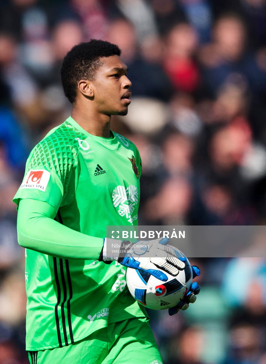 Östersunds målvakt Jamal Blackman under fotbollsmatchen i Allsvenskan mellan GIF Sundsvall och Östersund den 21 maj 2016 i Sundsvall.