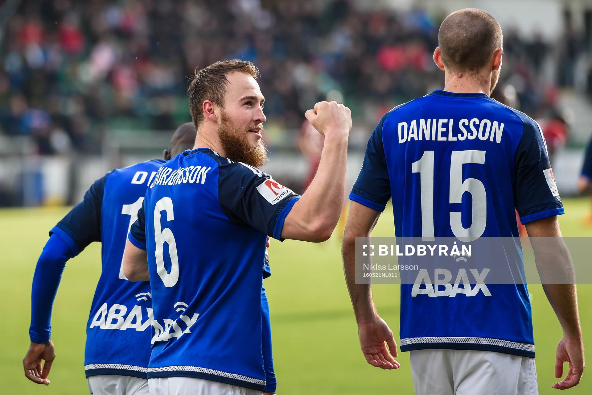 Sundsvalls Runar Sigurjonsson jublar