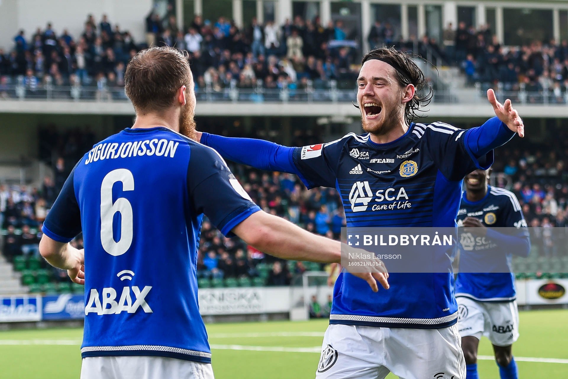 Sundsvalls Runar Sigurjonsson jublar