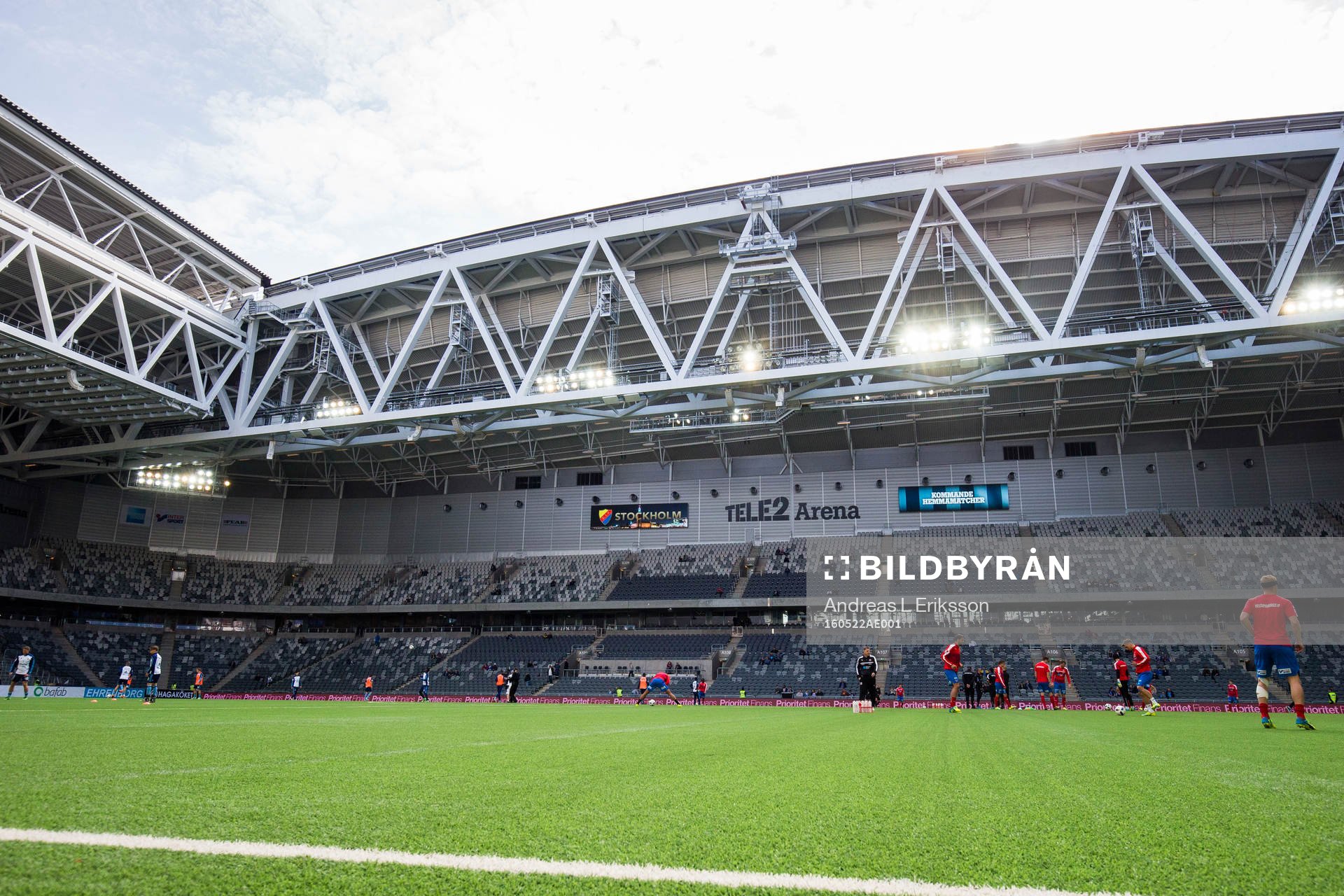 Djurgårdens och Helsingborgs spelare värmer upp