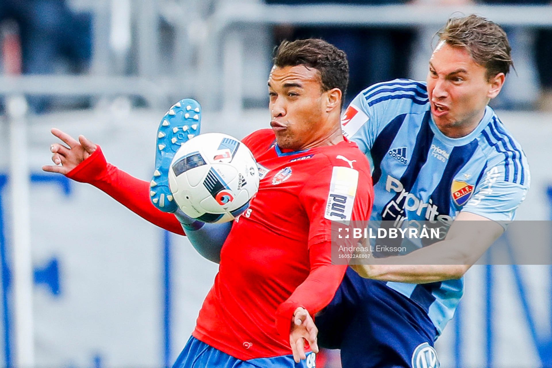 Helsingborgs Matthew Rusike  och Djurgårdens Marcus Hansson