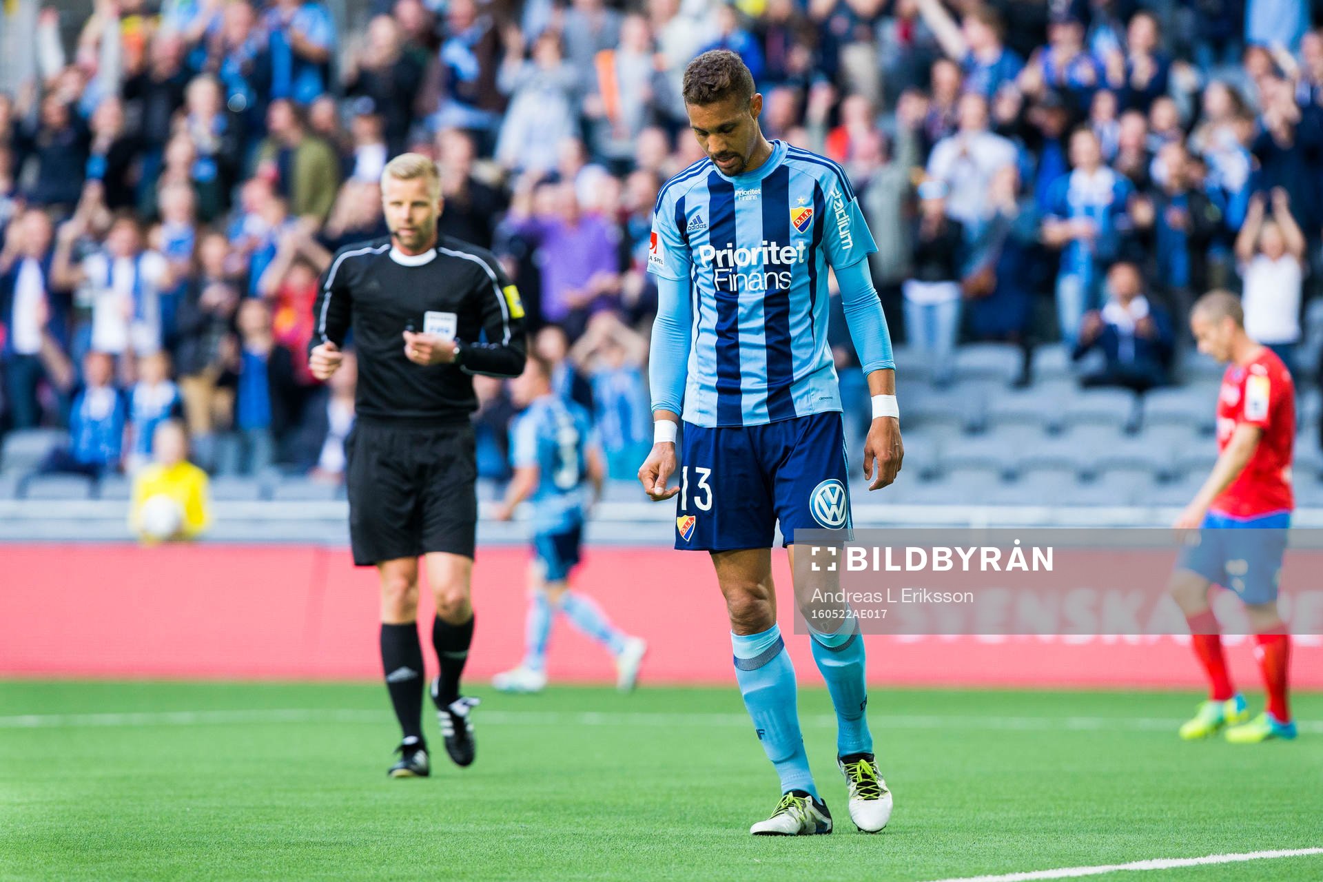 Djurgårdens Mathias Ranegie ser deppig ut