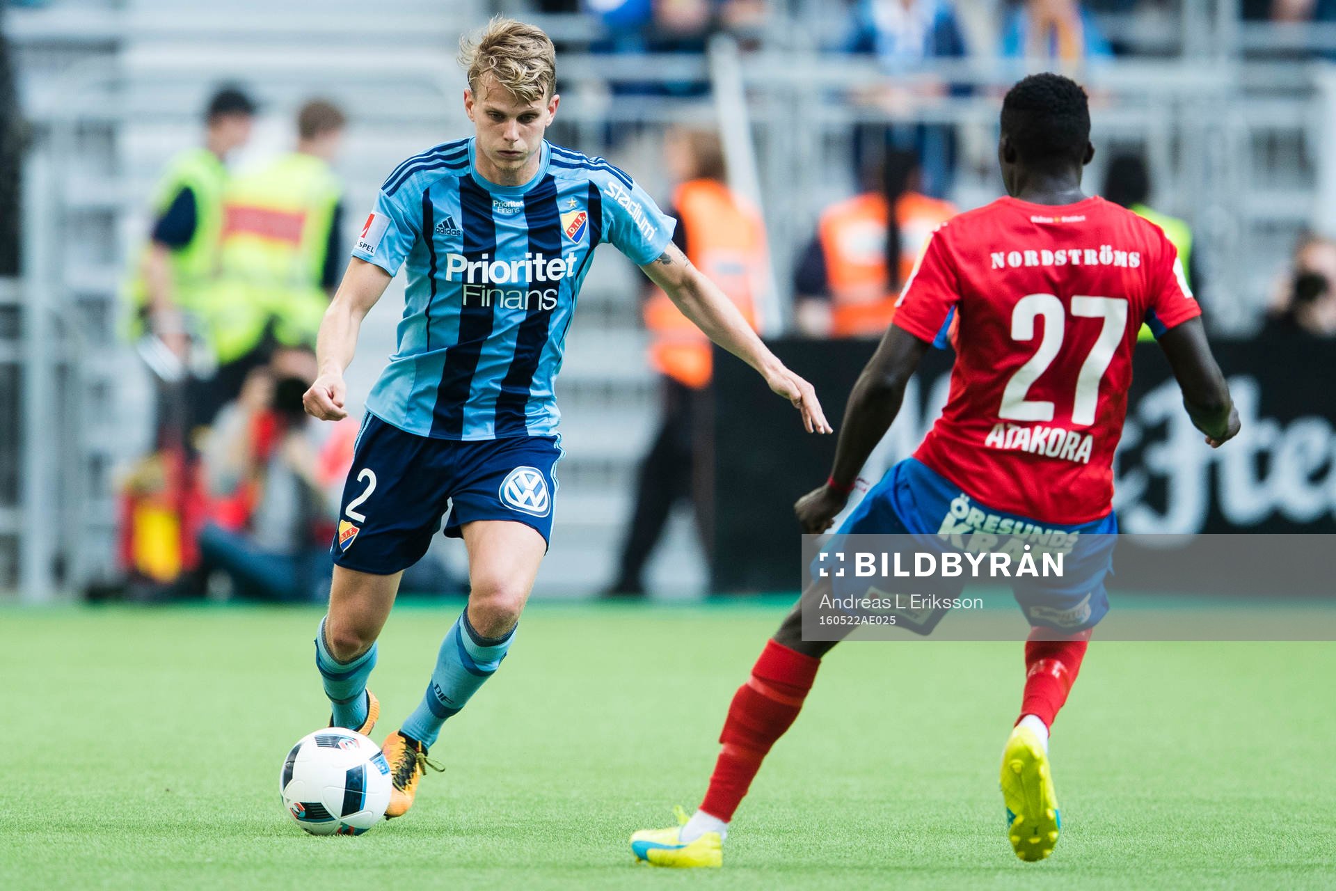 Djurgårdens Tim Björkström och Helsingborgs Lalawélé