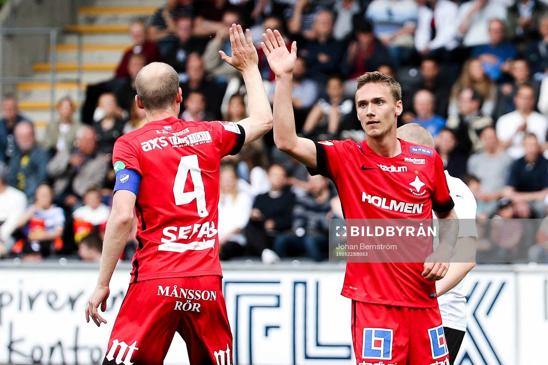 Norrköpings Andreas Johansson och Linus Wahlqvist jublar
