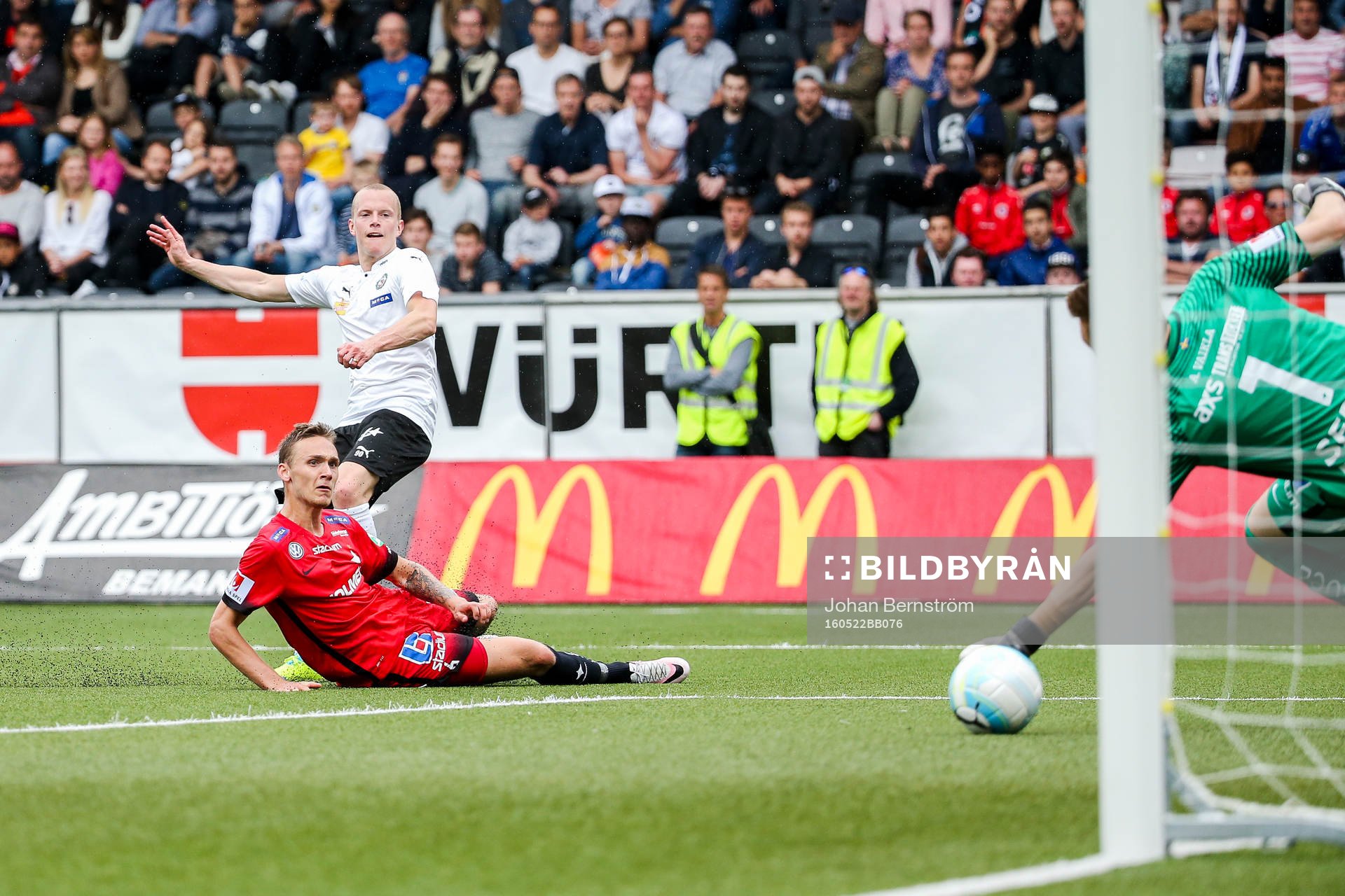 Örebros Daniel Gustavsson kvitterar till 2-2