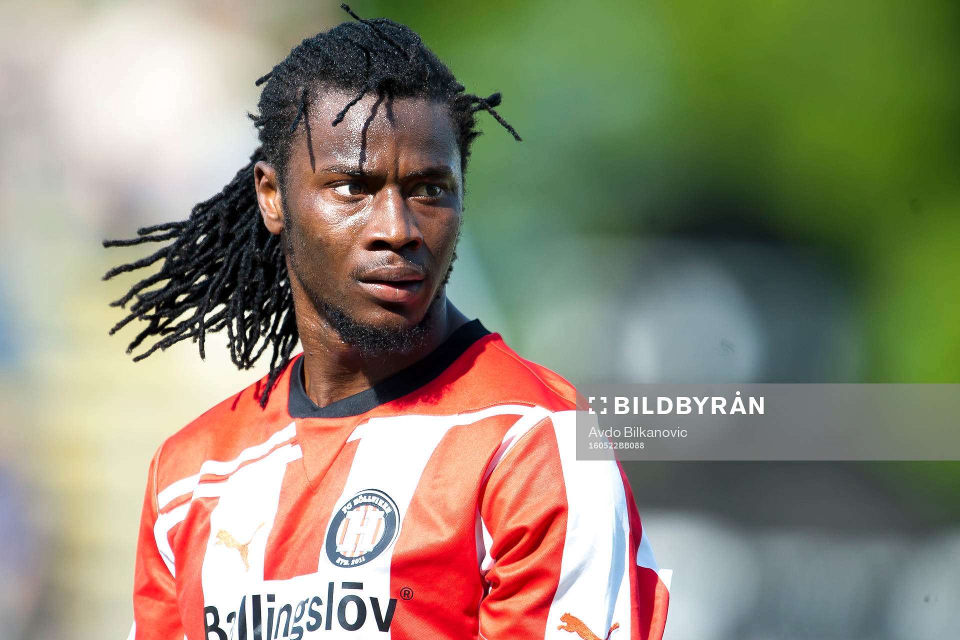 Höllvikens Dawda Ngum under fotbollsmatchen Division 1 Södra mellan Landskrona BoIS och Höllviken den 22 maj 2016 i Landskrona.