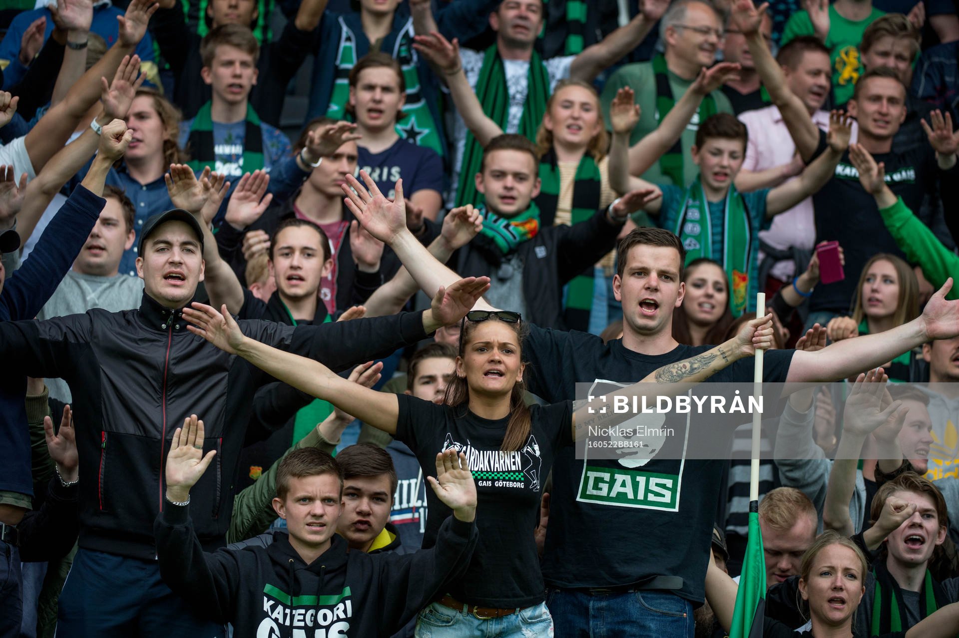 GAIS fansen lyckliga efter fotbollsmatchen i Superettan mellan GAIS och Ängelholms den 22 maj 2016 i Göteborg.