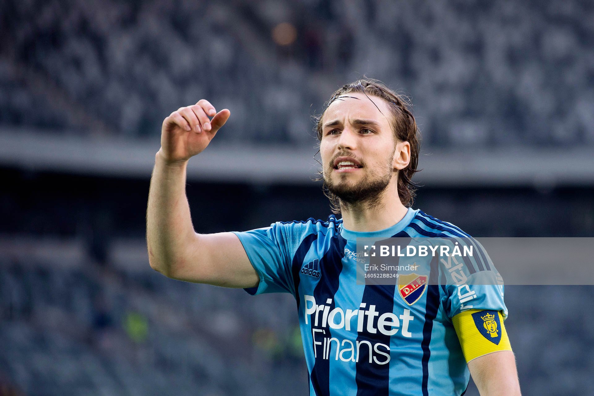 Djurgårdens Kevin Walker jublar mot publiken