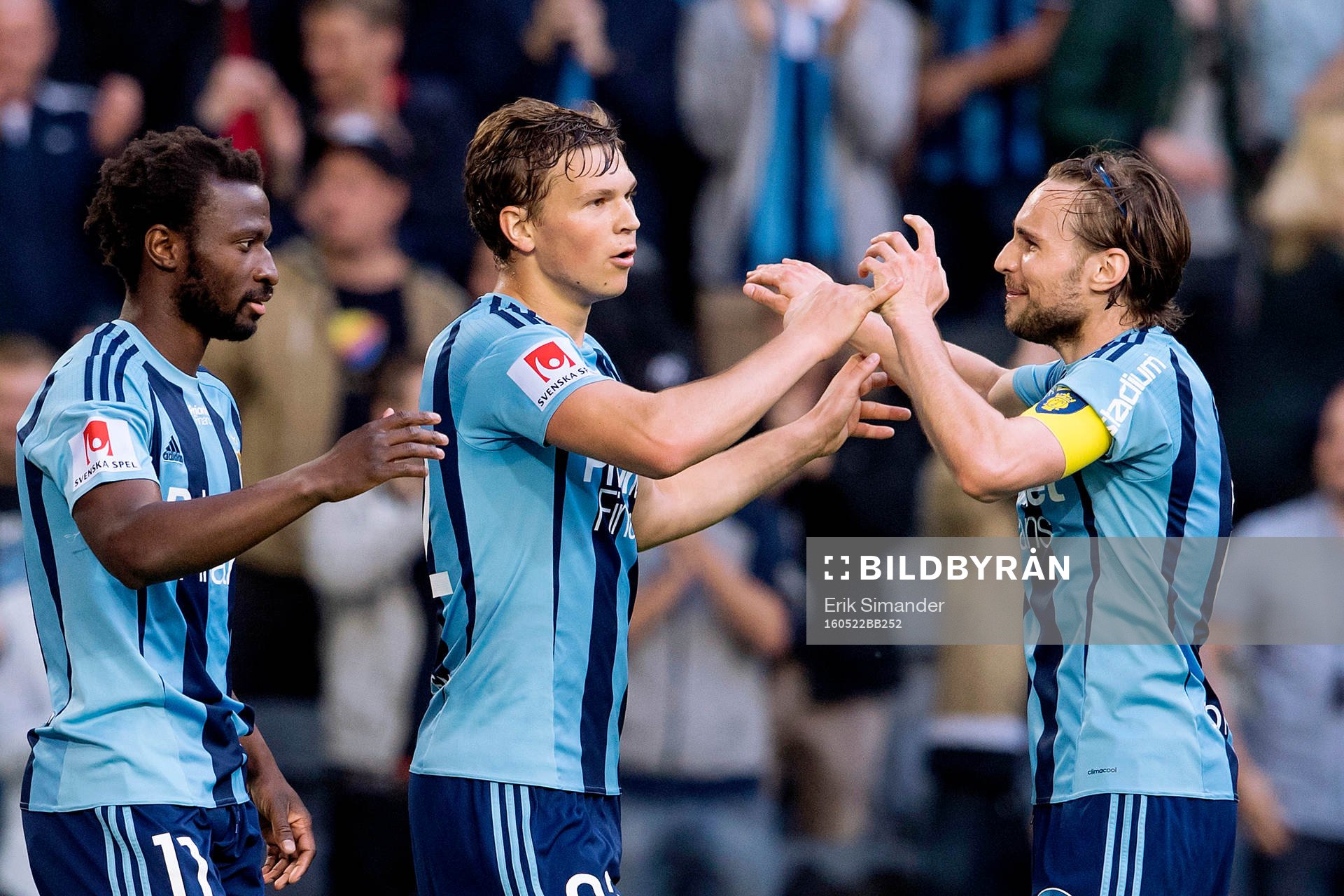Djurgårdens Jesper Karlström, Amadou Jawo (t v), och