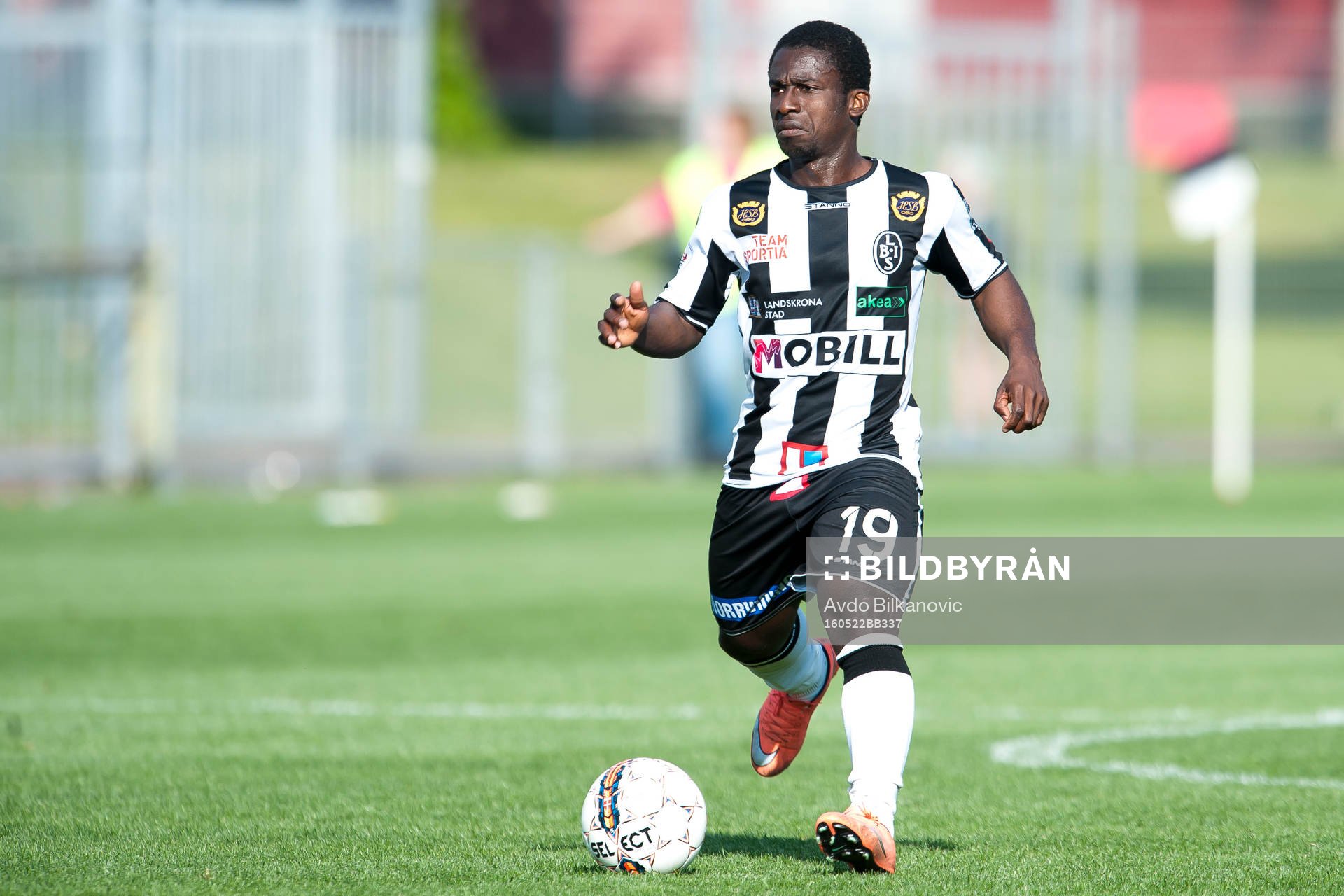 Landskronas Thierry Zahui under fotbollsmatchen Division 1 Södra mellan Landskrona BoIS och Höllviken den 22 maj 2016 i Landskrona.