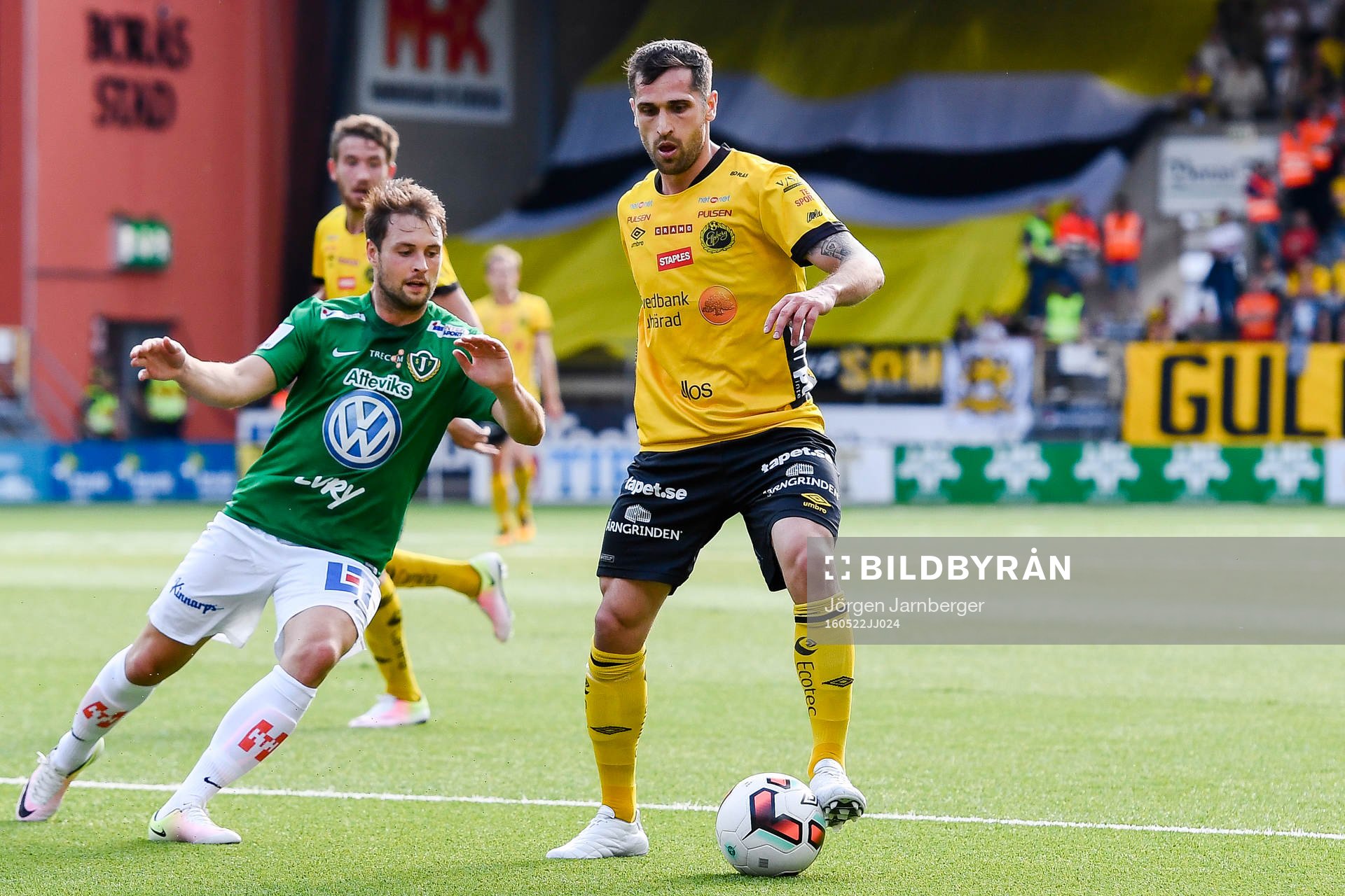 Elfsborgs Emir Bajrami och Jönköpings Tom Siwe