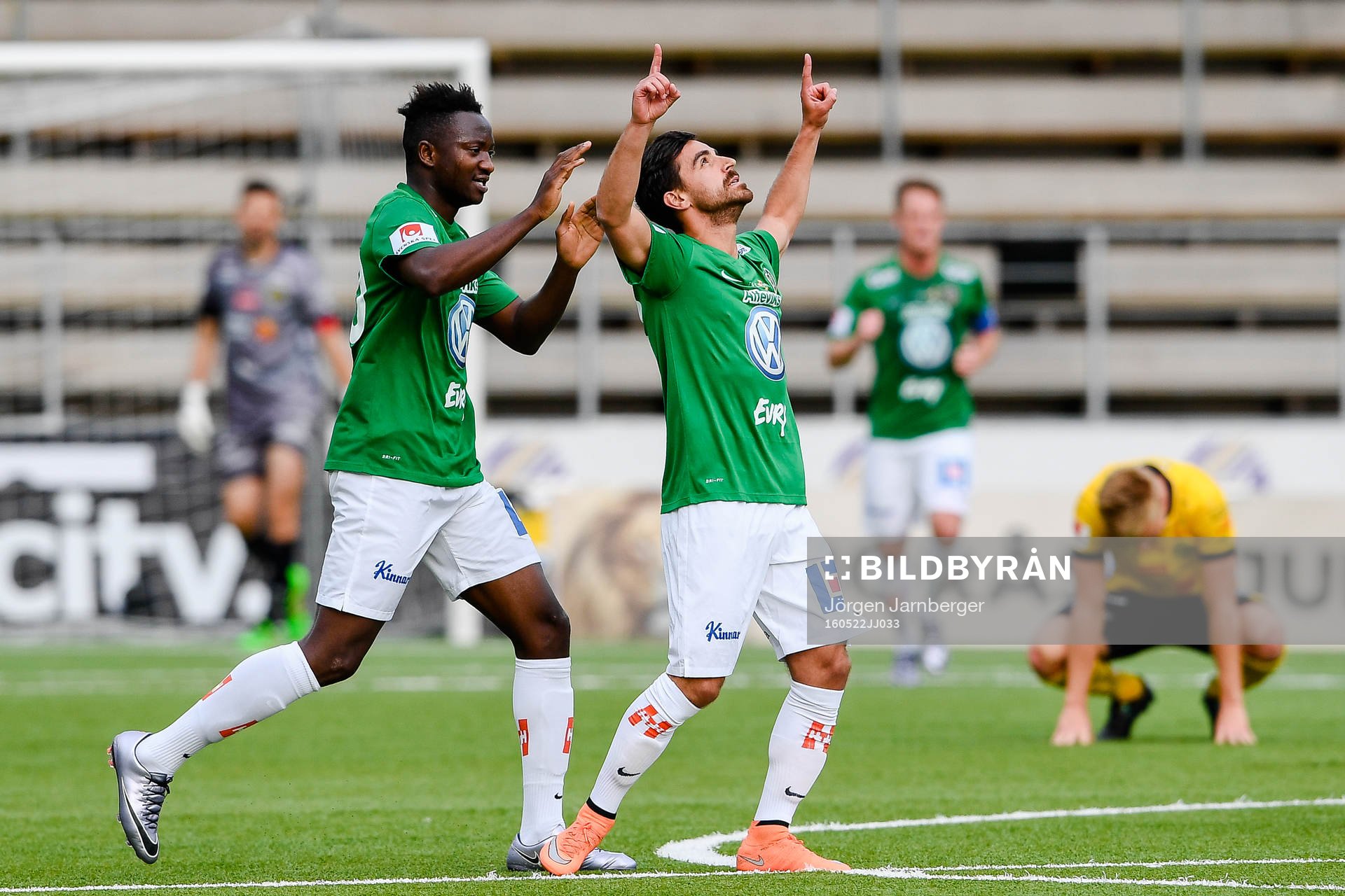 Jönköpings Liridon Silka jublar efter reduceringen 3-2 under fotbollsmatchen i Allsvenskan mellan Elfsborg och Jönköping den 22 maj 2016 i BORÅS.