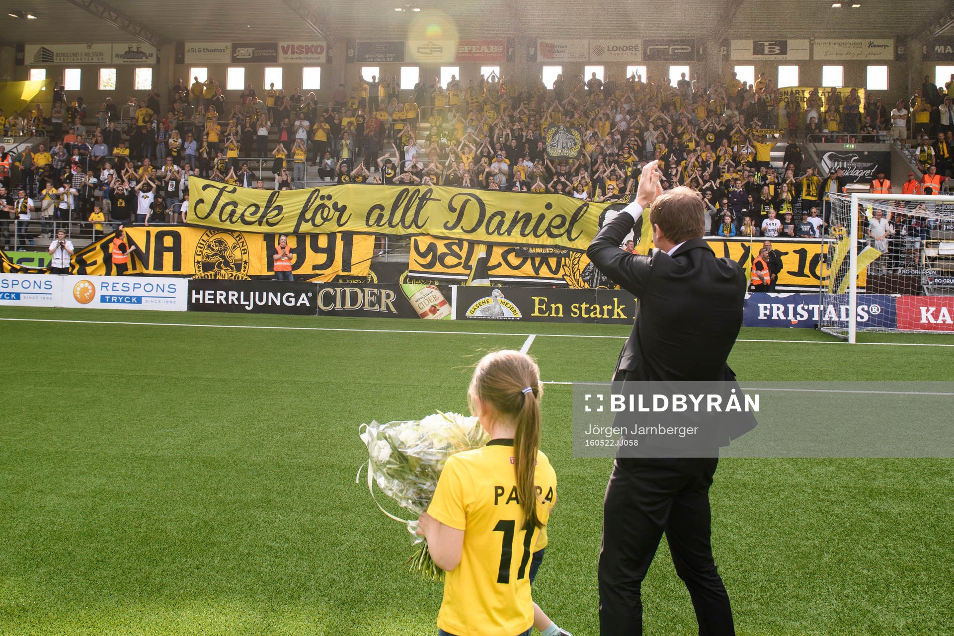 Elfsborgs Daniel Mobaeck avtackades innan fotbollsmatchen i