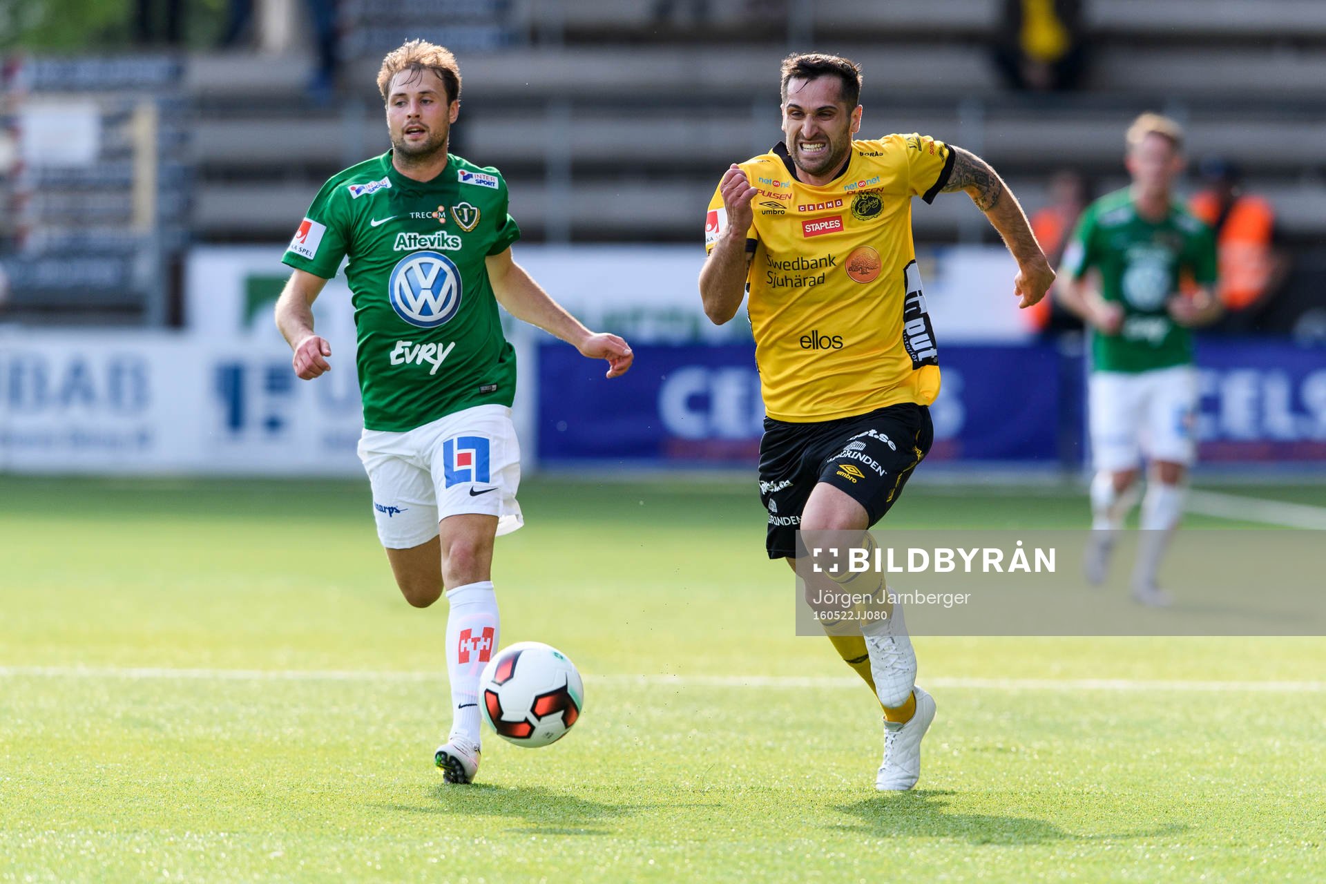 Elfsborgs Emir Bajrami och Jönköpings Tom Siwe
