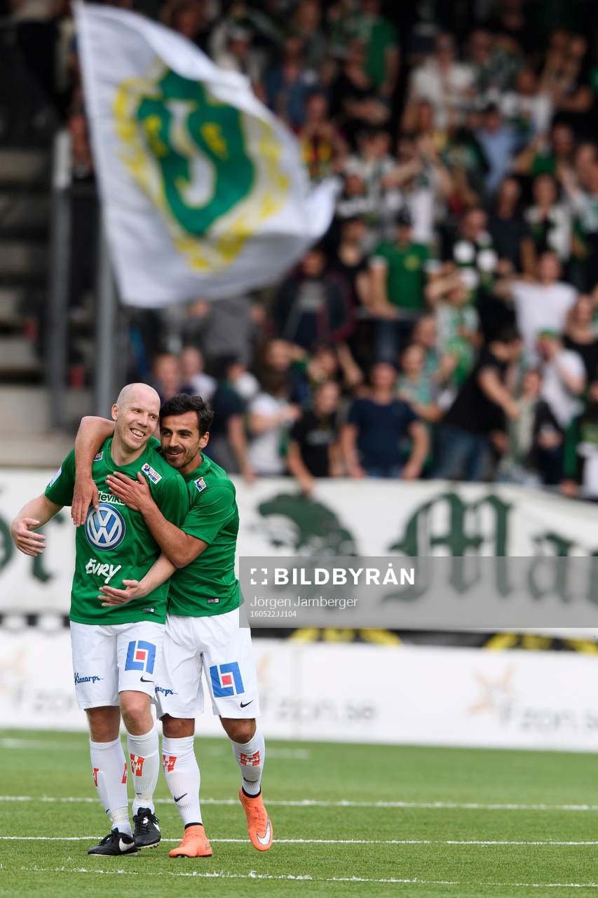 Jönköpings Liridon Silka jublar tillsammans med Viktor Rönneklev efter att gjort 3-2 under fotbollsmatchen i Allsvenskan mellan Elfsborg och Jönköping den 22 maj 2016 i BORÅS.