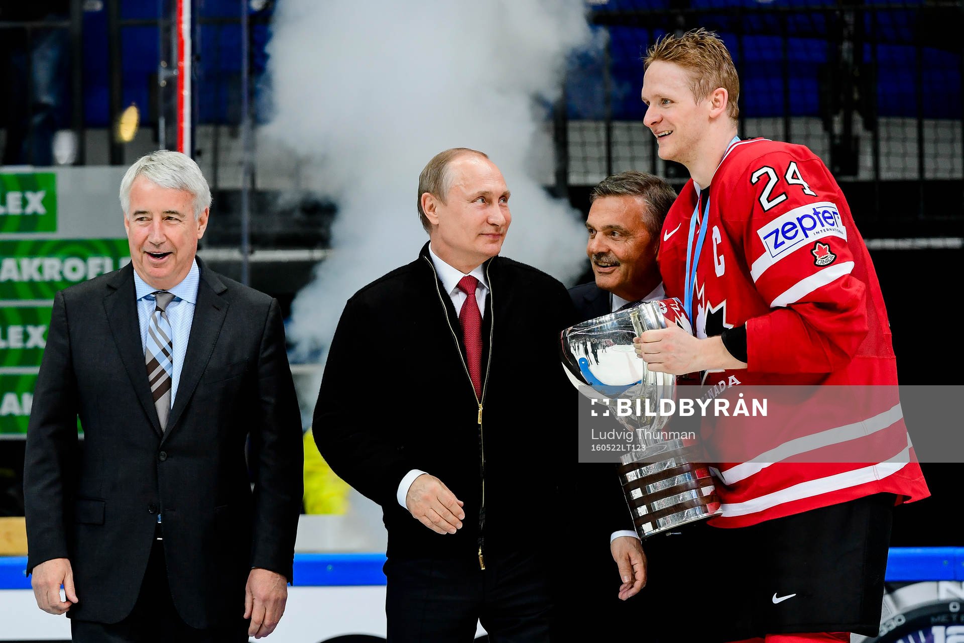 Rysslands president Vladimir Putin med Kanadas Corey Perry