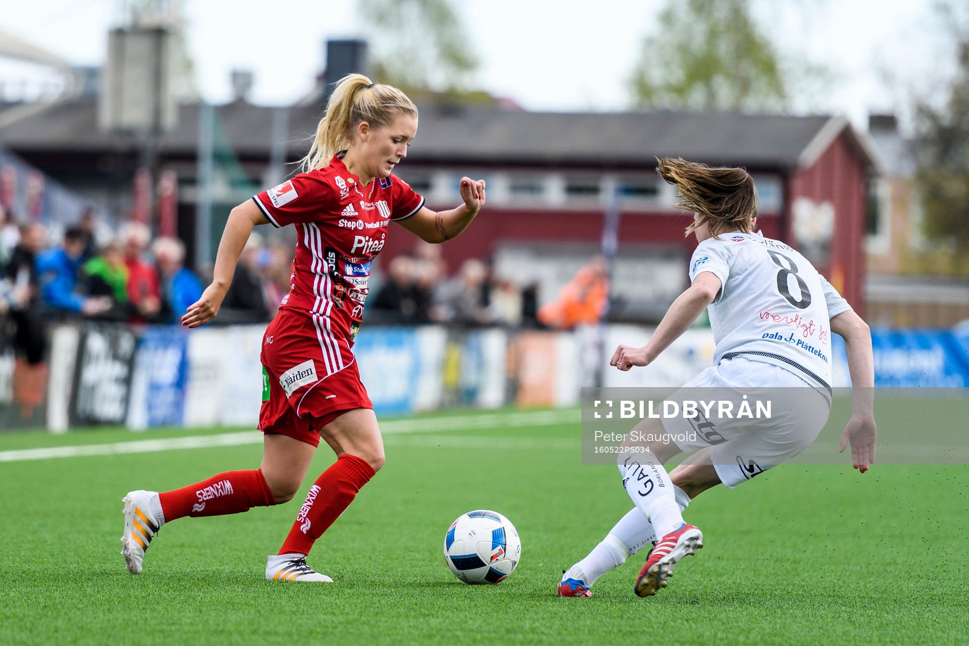 Piteås Ronja Aronsson och Kvarnsvedens Michaela Hermansson