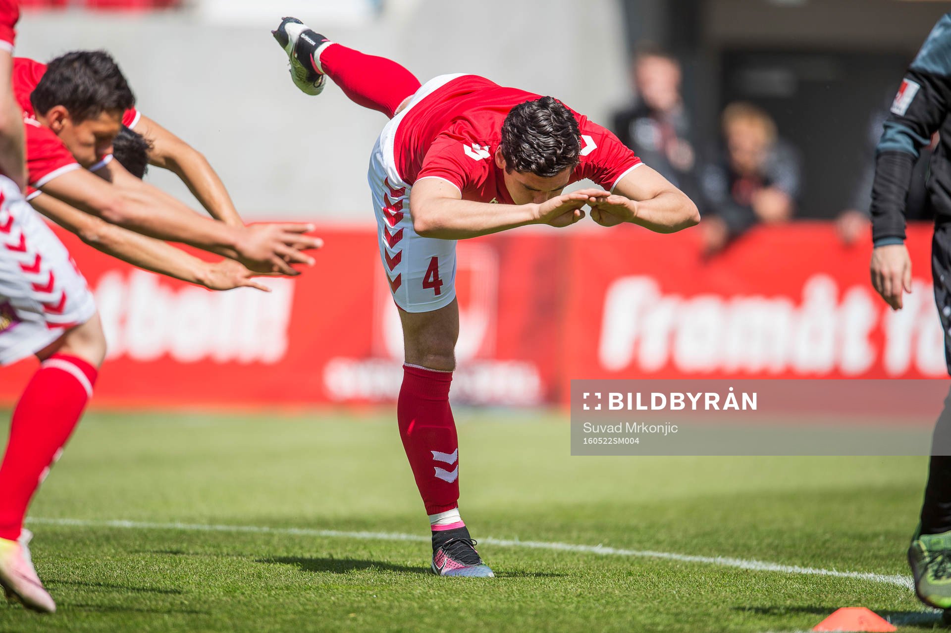 Kalmars Marko Biskupovic värmer upp