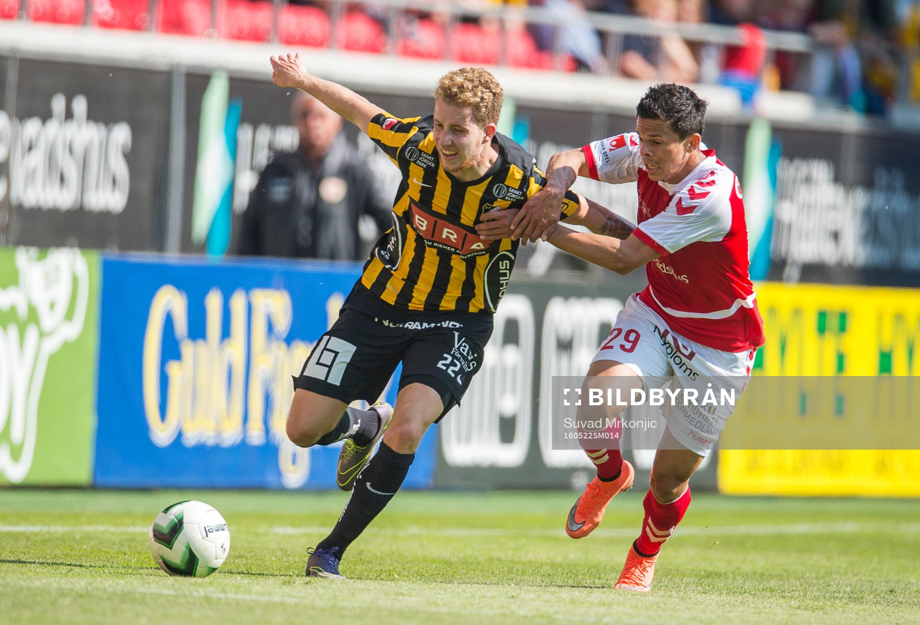 Häckens Samuel Gustafson och Kalmars Romário Pereira