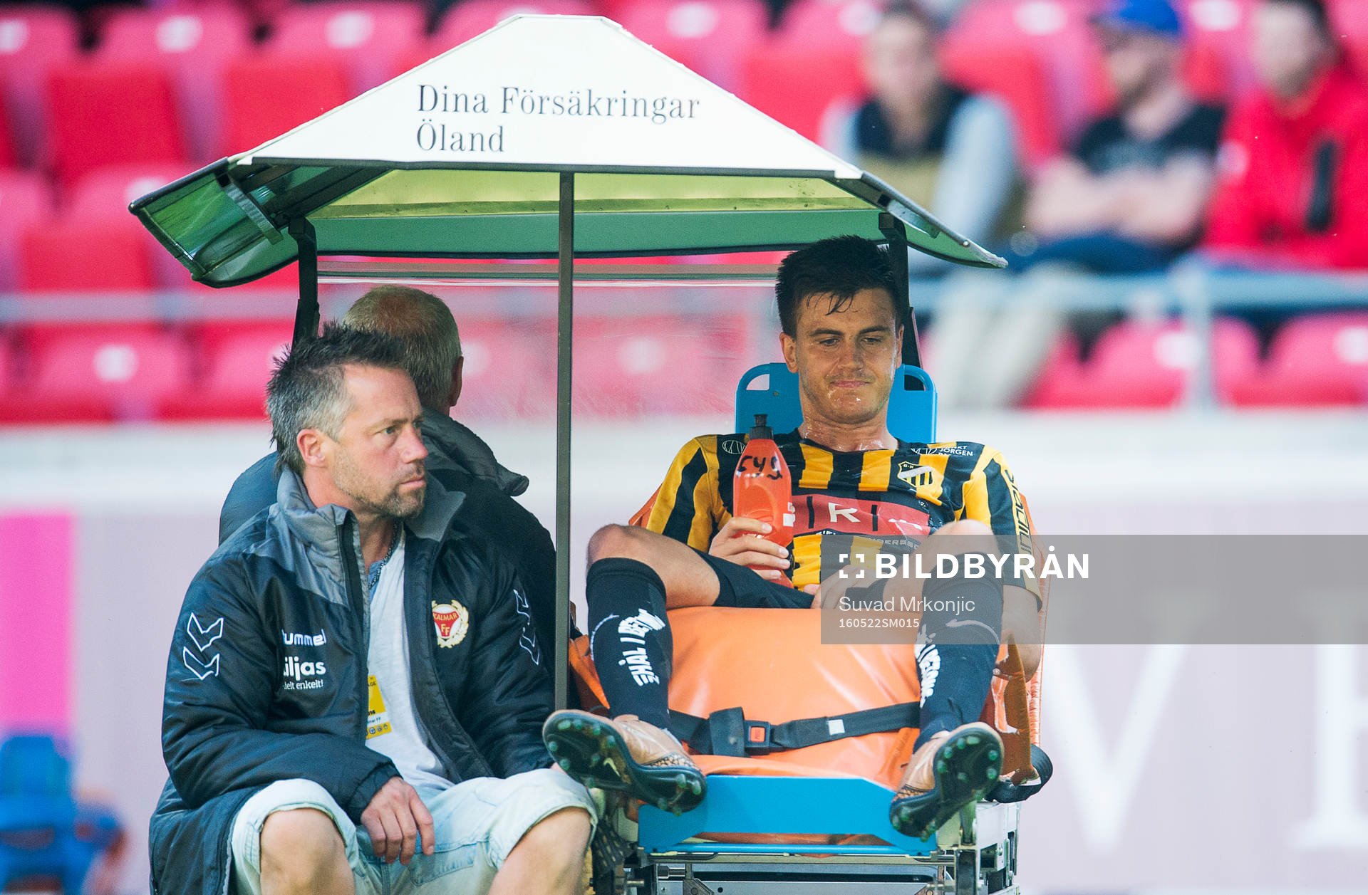 Häckens Alexander Jeremejeff blev utbytt och utkörd med