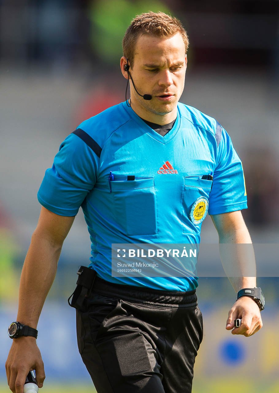 Domaren Kristoffer Karlsson