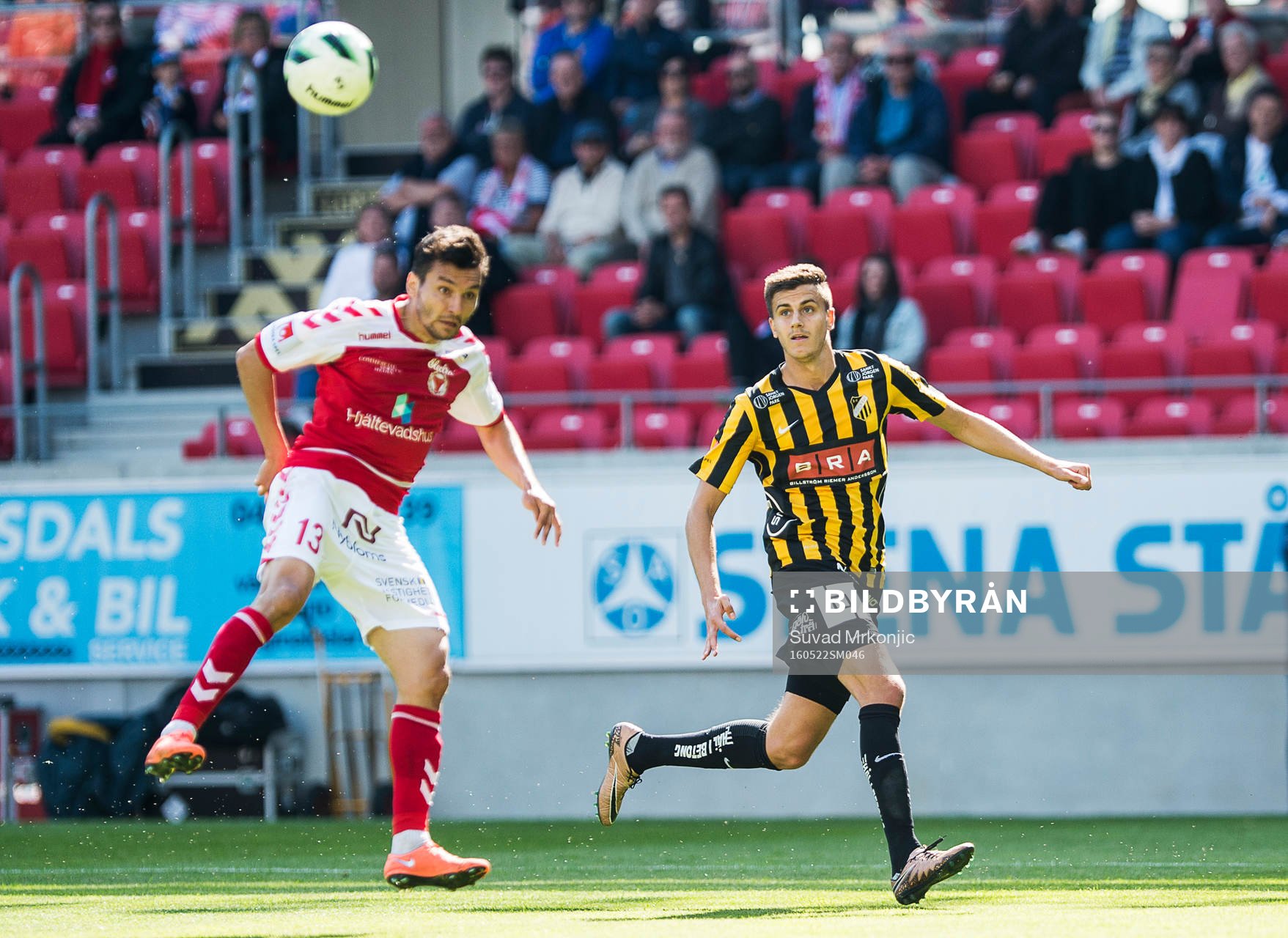 Kalmars Emin Nouri och Häckens Alexander Jeremejeff