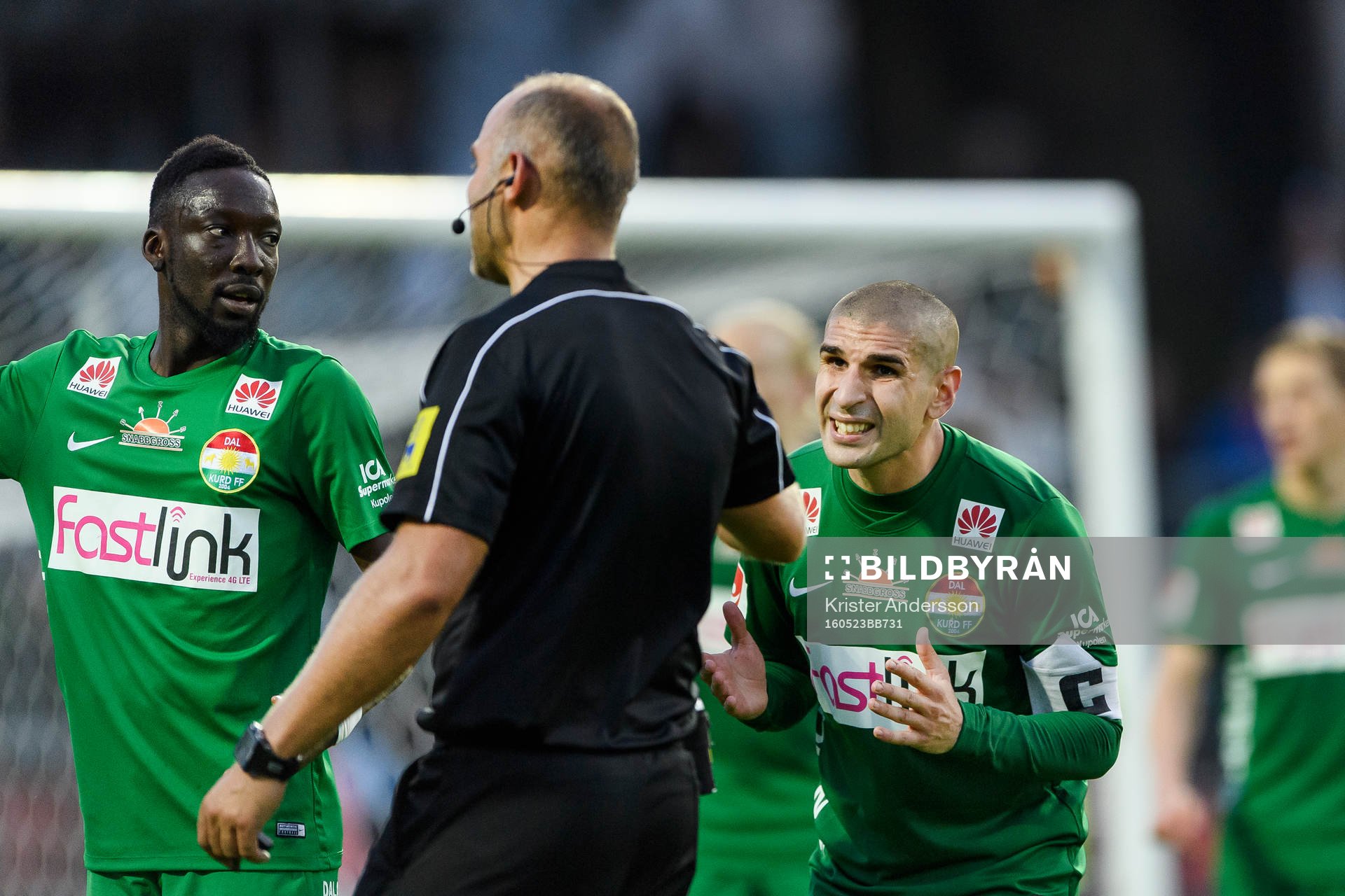 Dalkurds Rawez Lawan i samtal med domare Robert Daradic