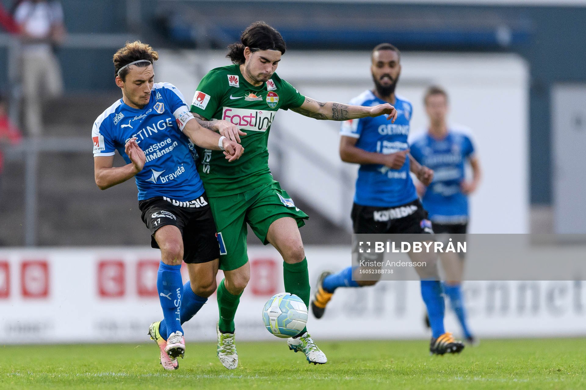 Halmstads Sead Haksabanovic och Dalkurds Diego Montiel