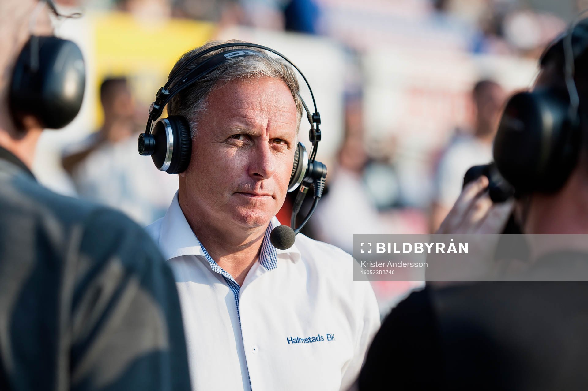 Halmstads tränare Jan Jönsson blir intervjuad före