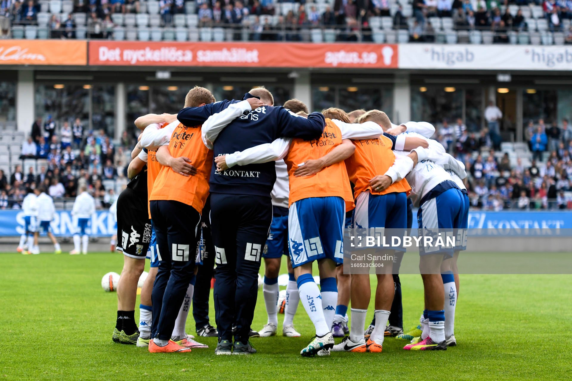 IFK Göteborgs spelarna laddar