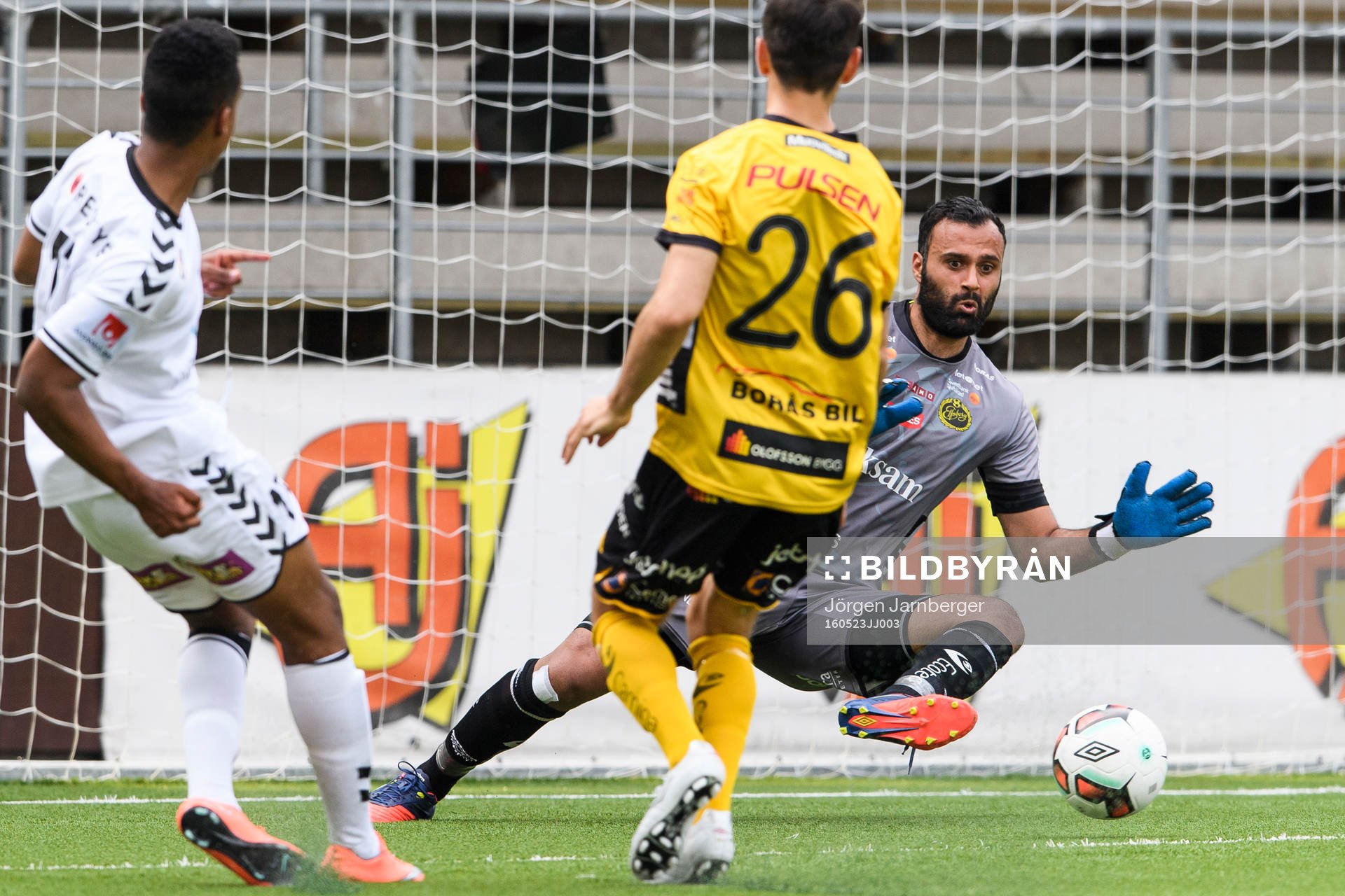 Elfsborgs målvakt Abbass Hassan räddar skott