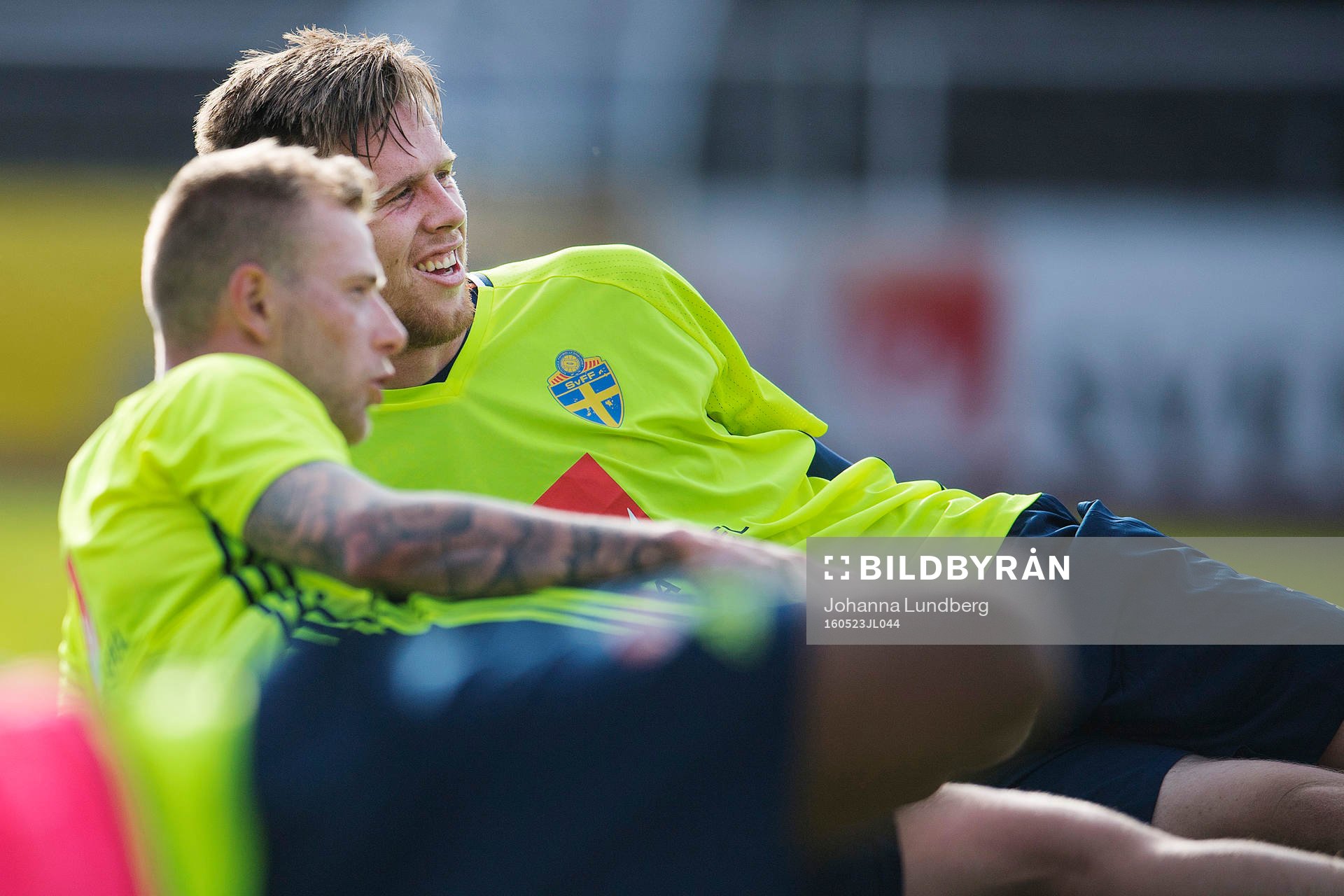 Sveriges John Guidetti och Pontus Jansson under Sveriges fotbollslandslags träning den 23 maj 2016 i Stockholm. 