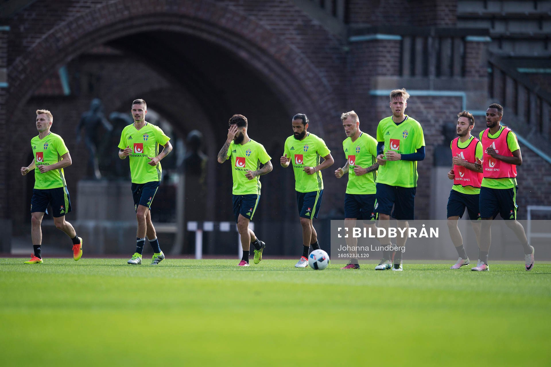 Sveriges Sebastian Larsson, Mikael Lustig, Jimmy Durmaz,