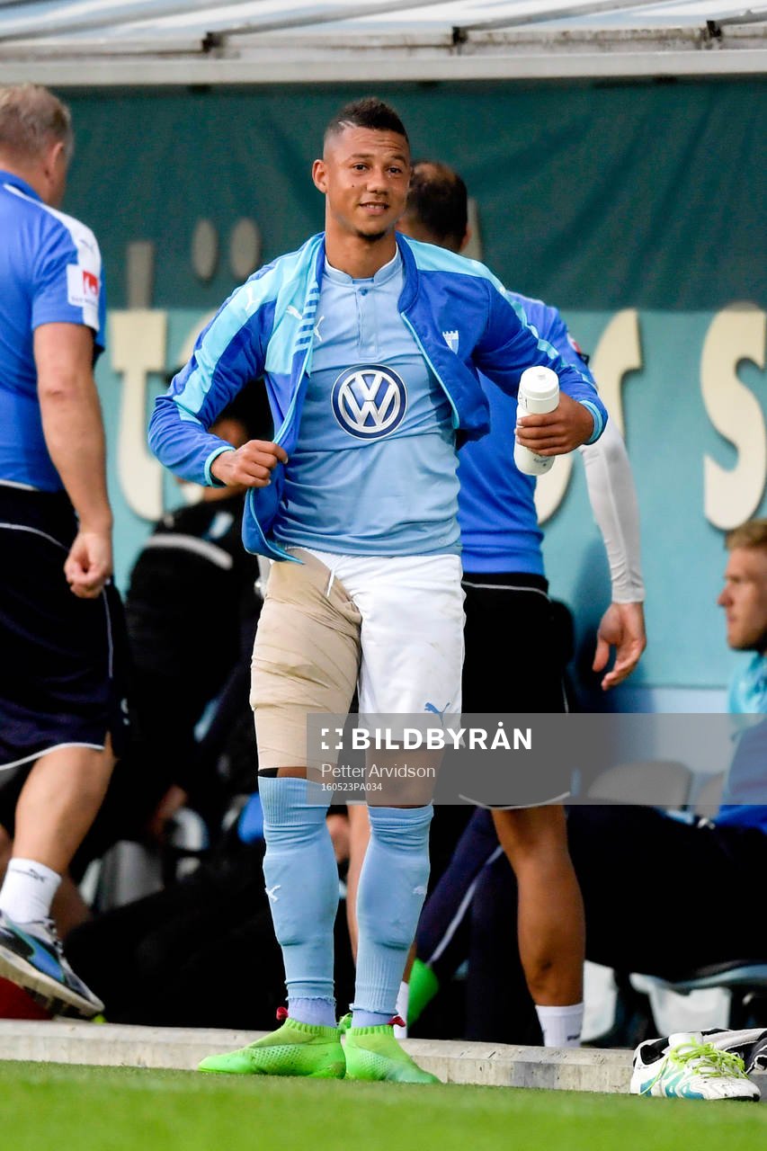 Malmö FFs Tobias Sana med lindat lår
