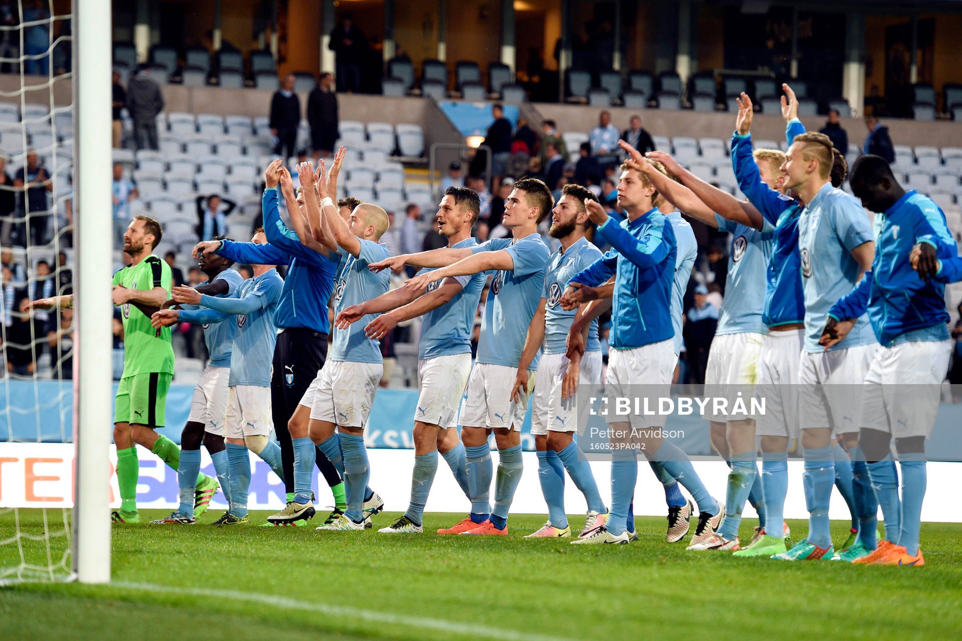 Malmö FFs spelare tackar publiken