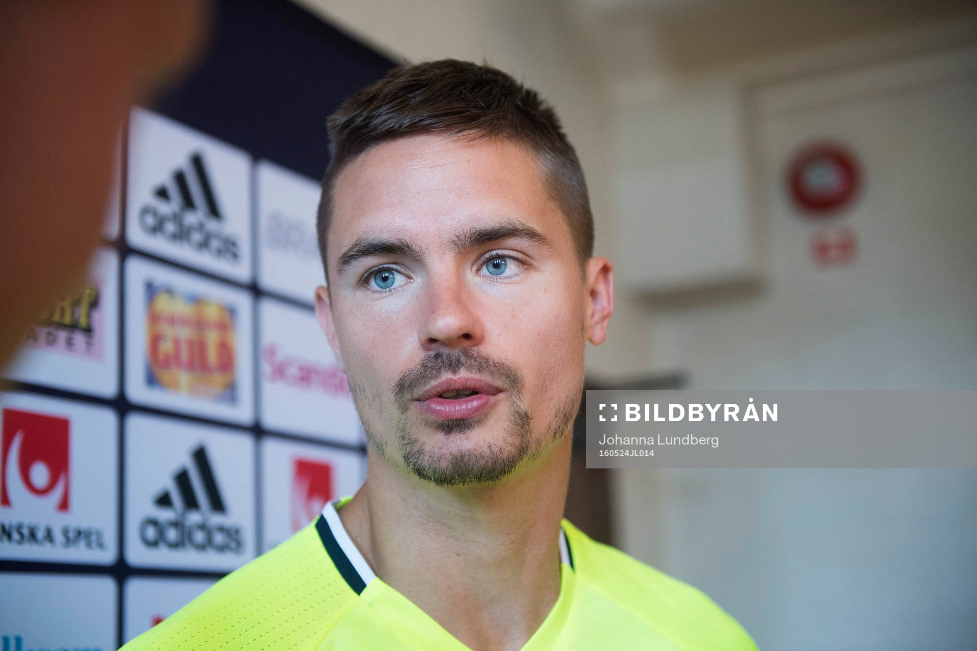 Mikael Lustig i mixed zone
