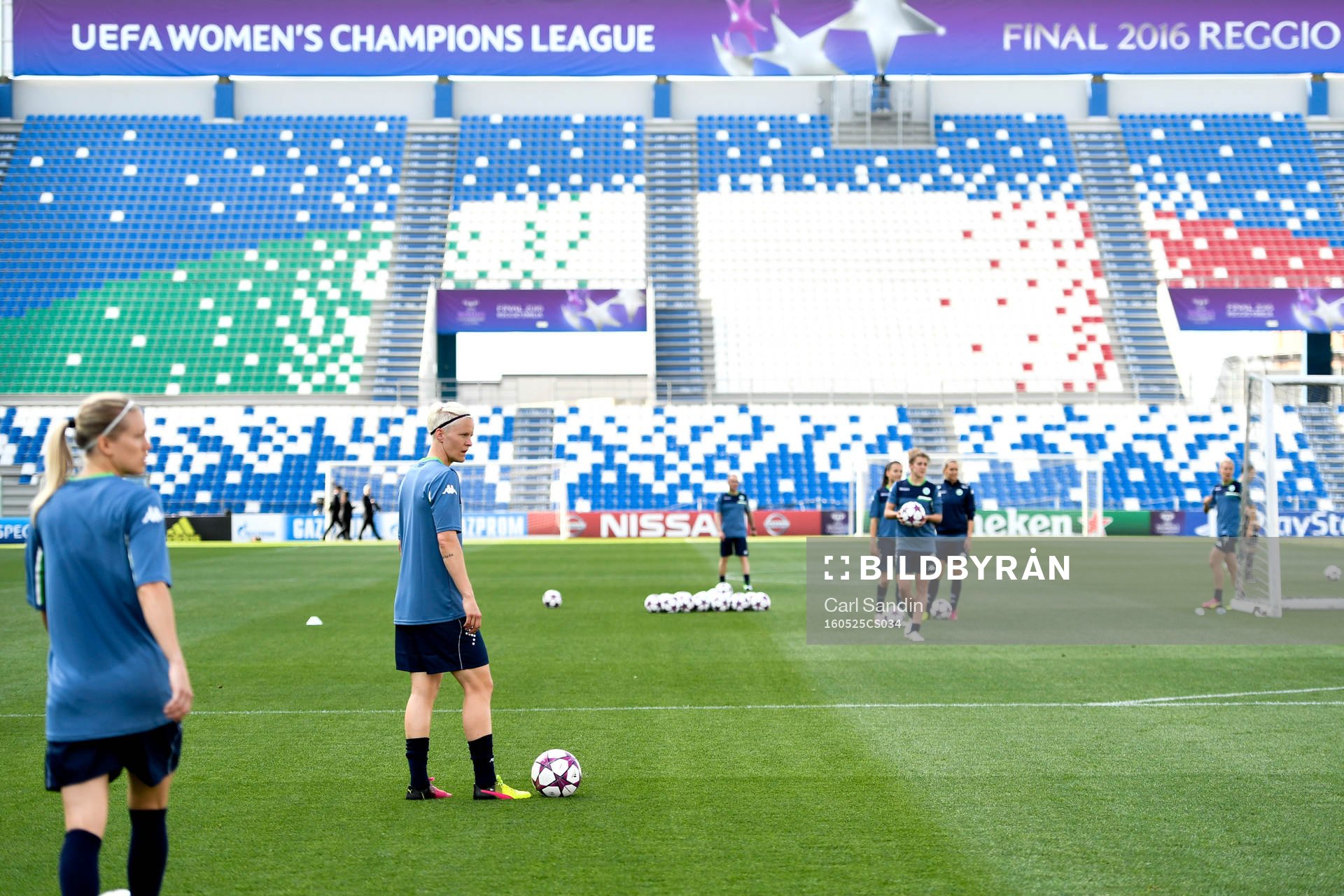 Wolfsburgs Nilla Fischer under en fotbollsträning med Wolfsburg inför finalen i Champions League den 25 maj 2016 i Reggio Emilia.