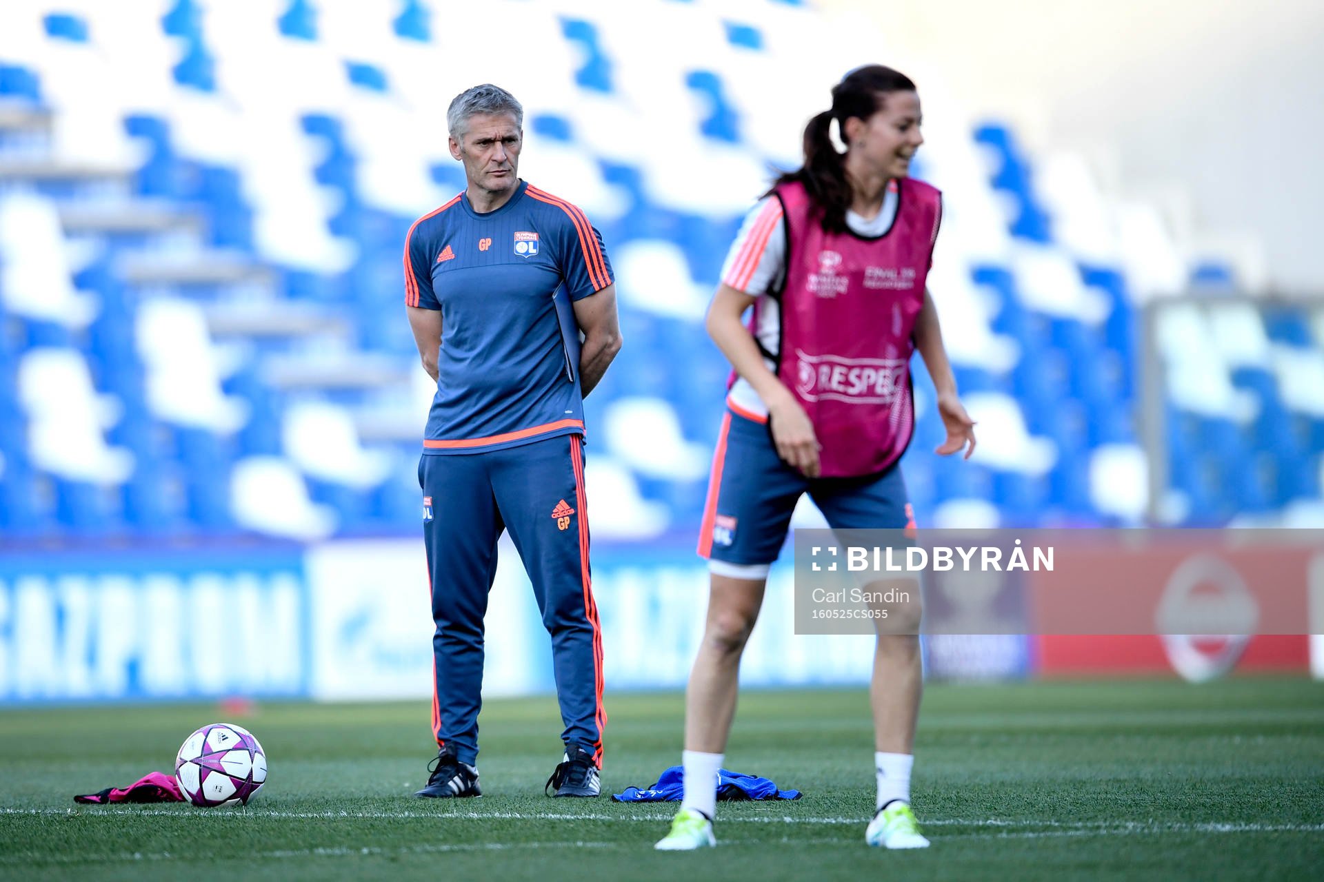 Lyons tränare Gérard Prêcheur och Lotta Schelin