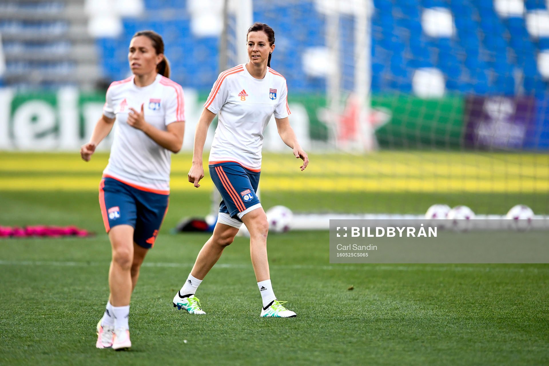 Lyons Camille Abily och Lotta Schelin